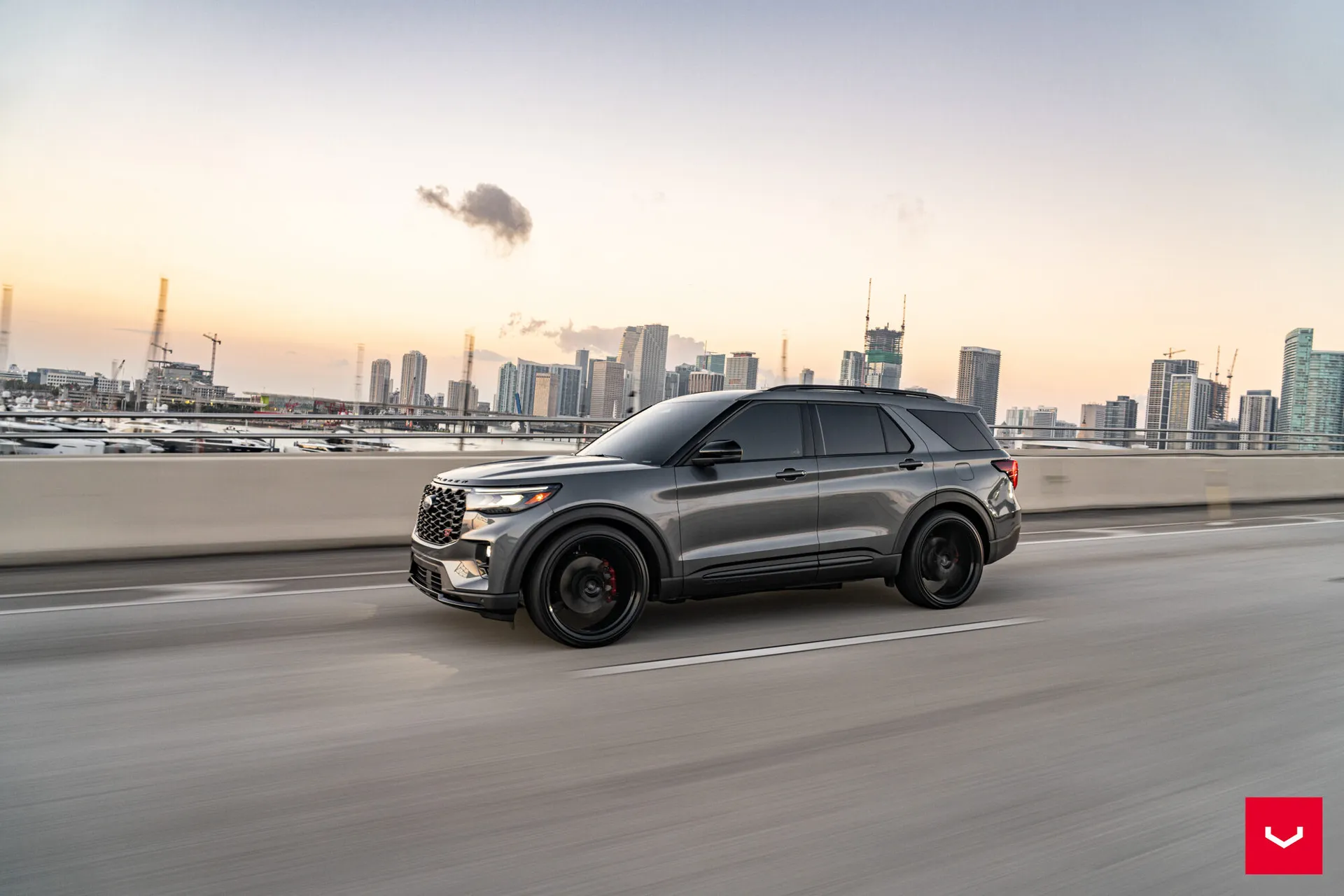 Ford Explorer, 22
