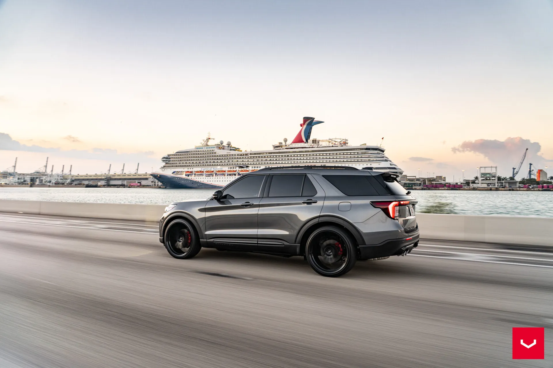 Ford Explorer, 21