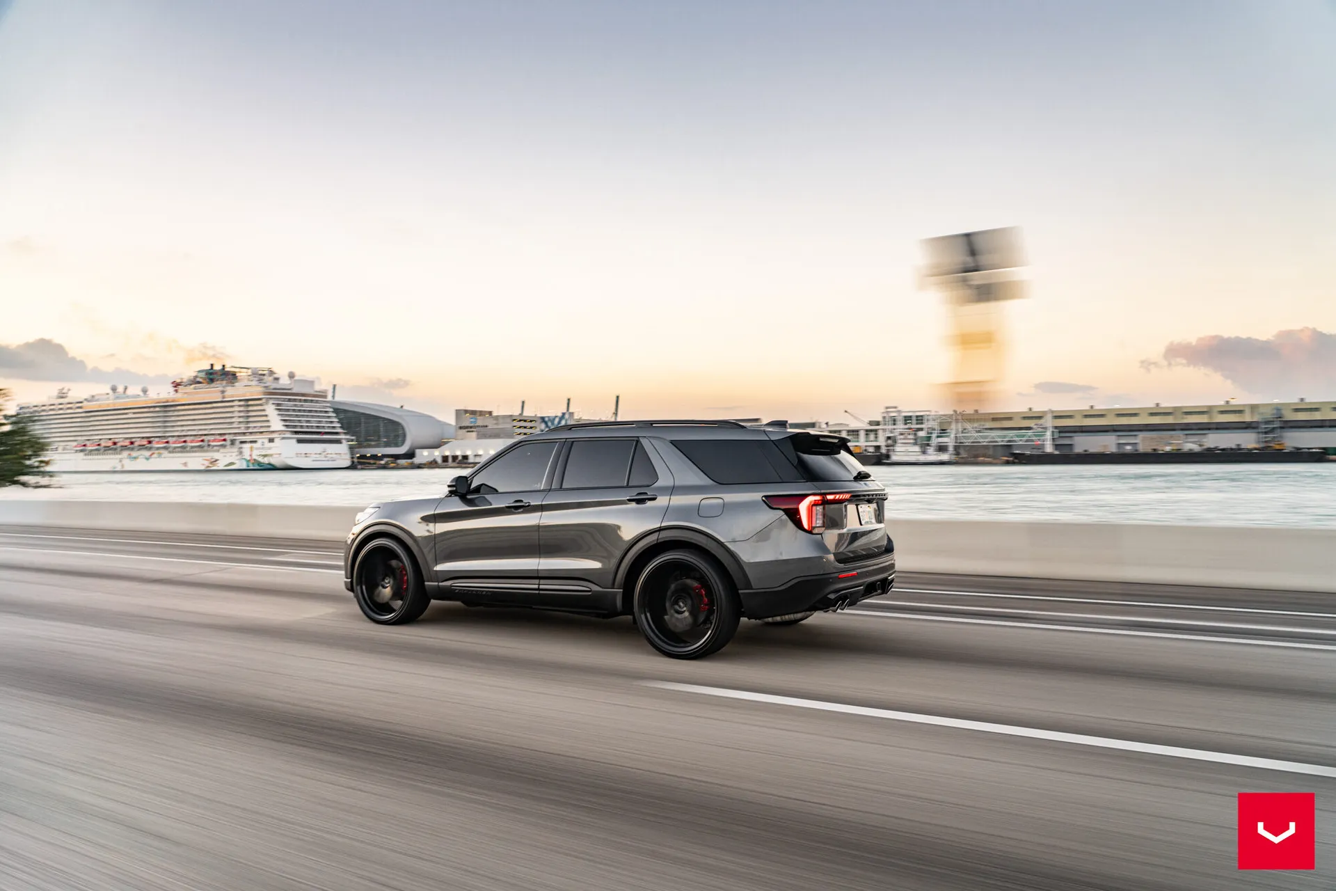 Ford Explorer, 20
