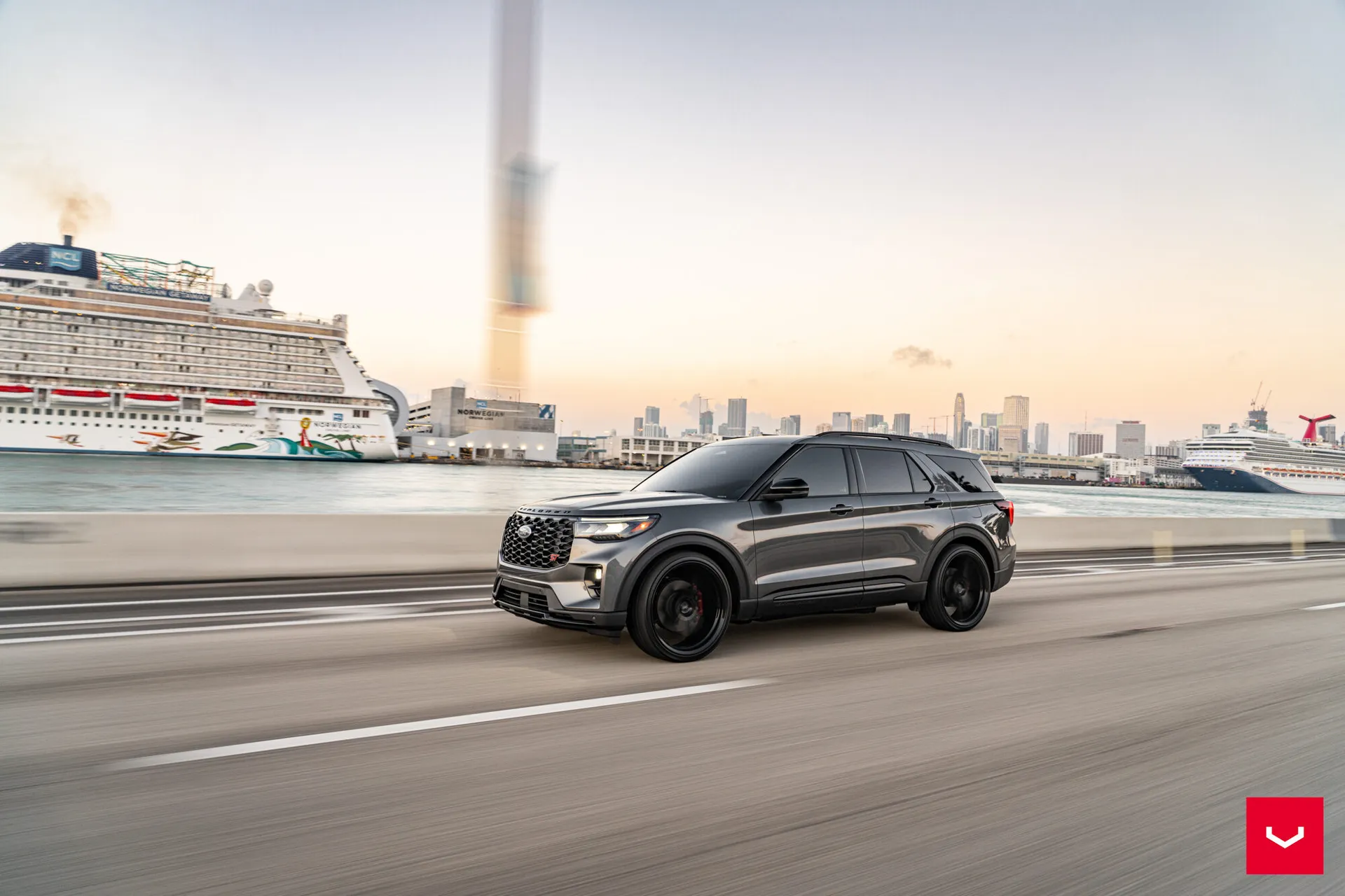 Ford Explorer, 19