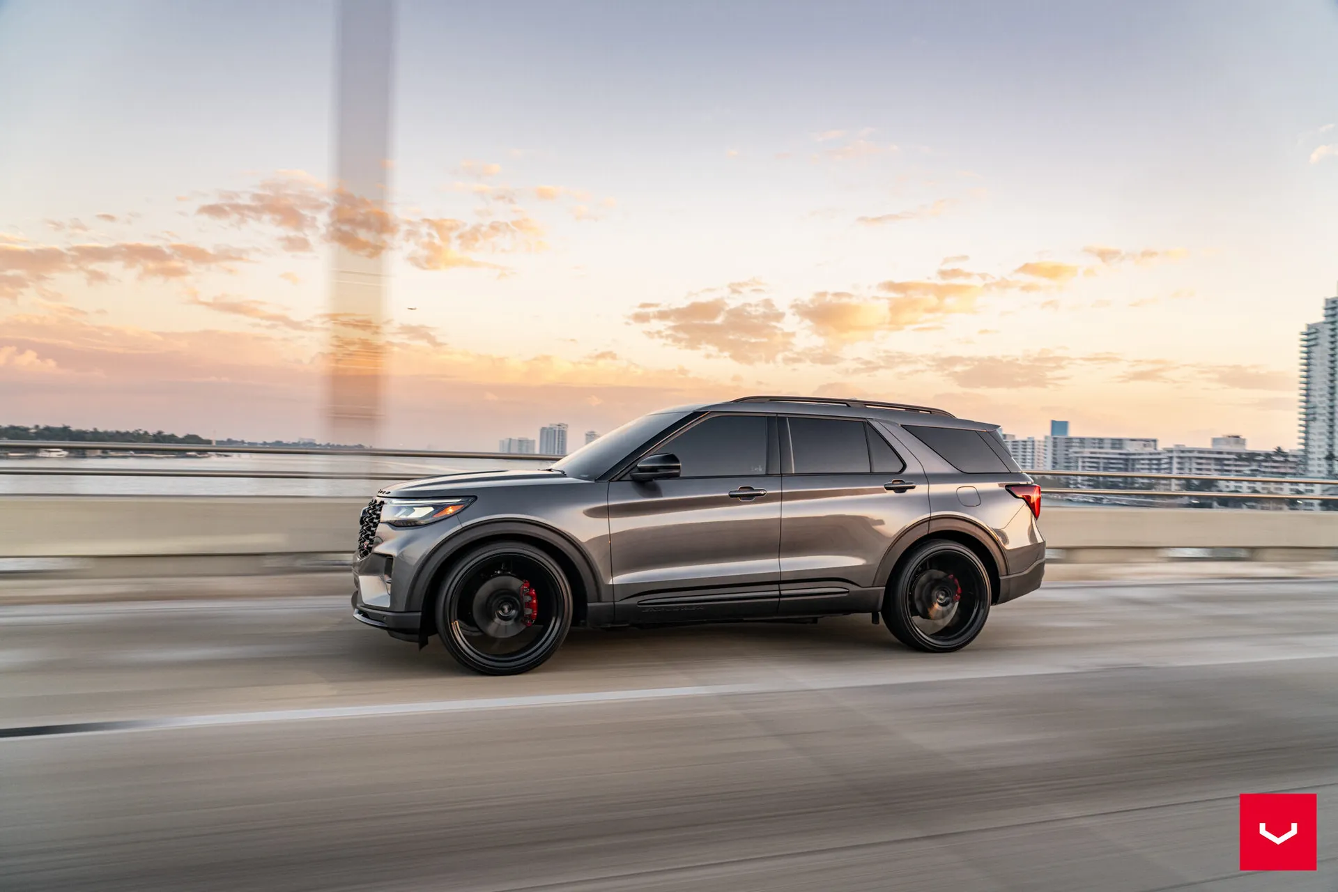 Ford Explorer, 14