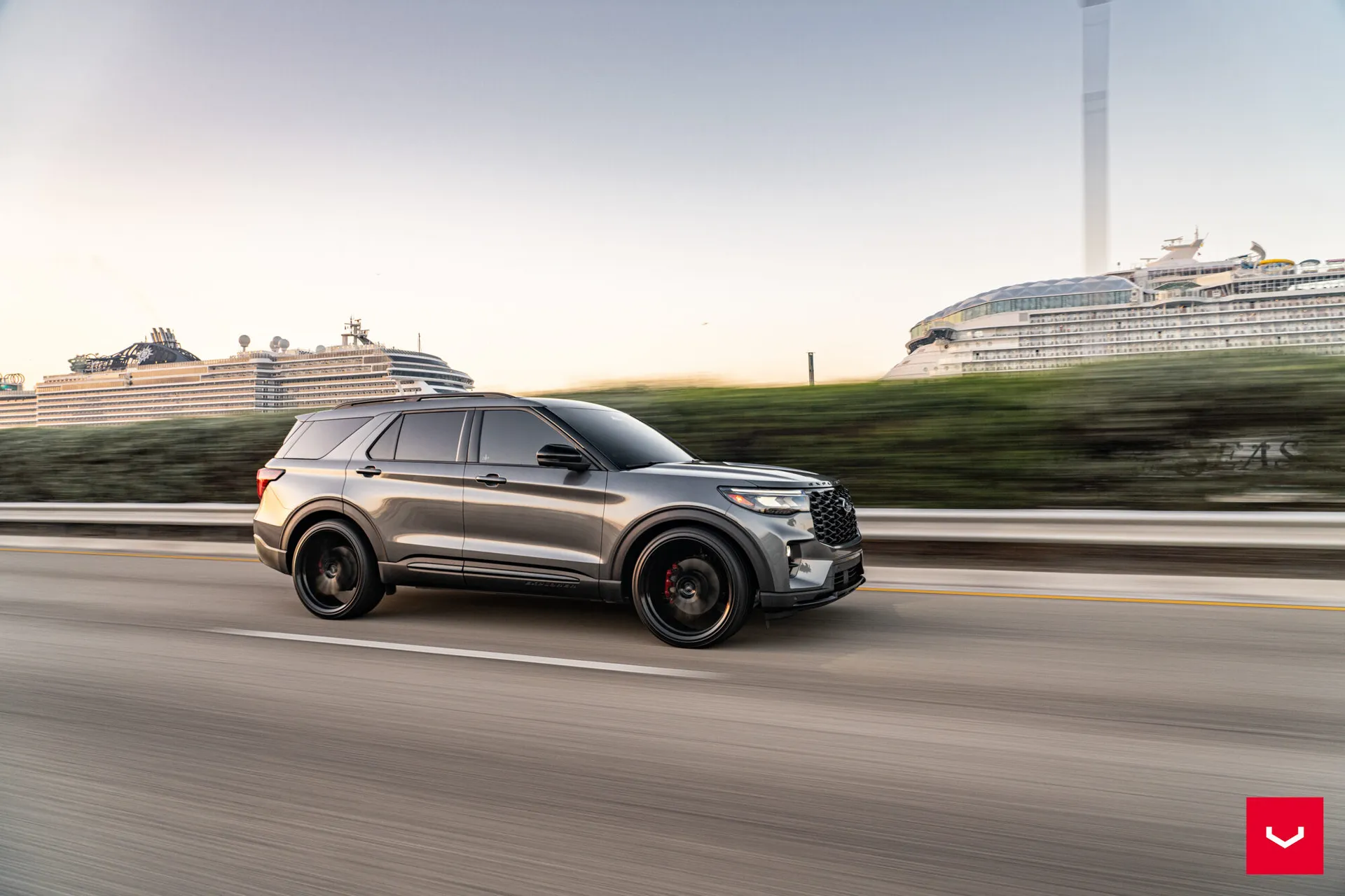 Ford Explorer, 13