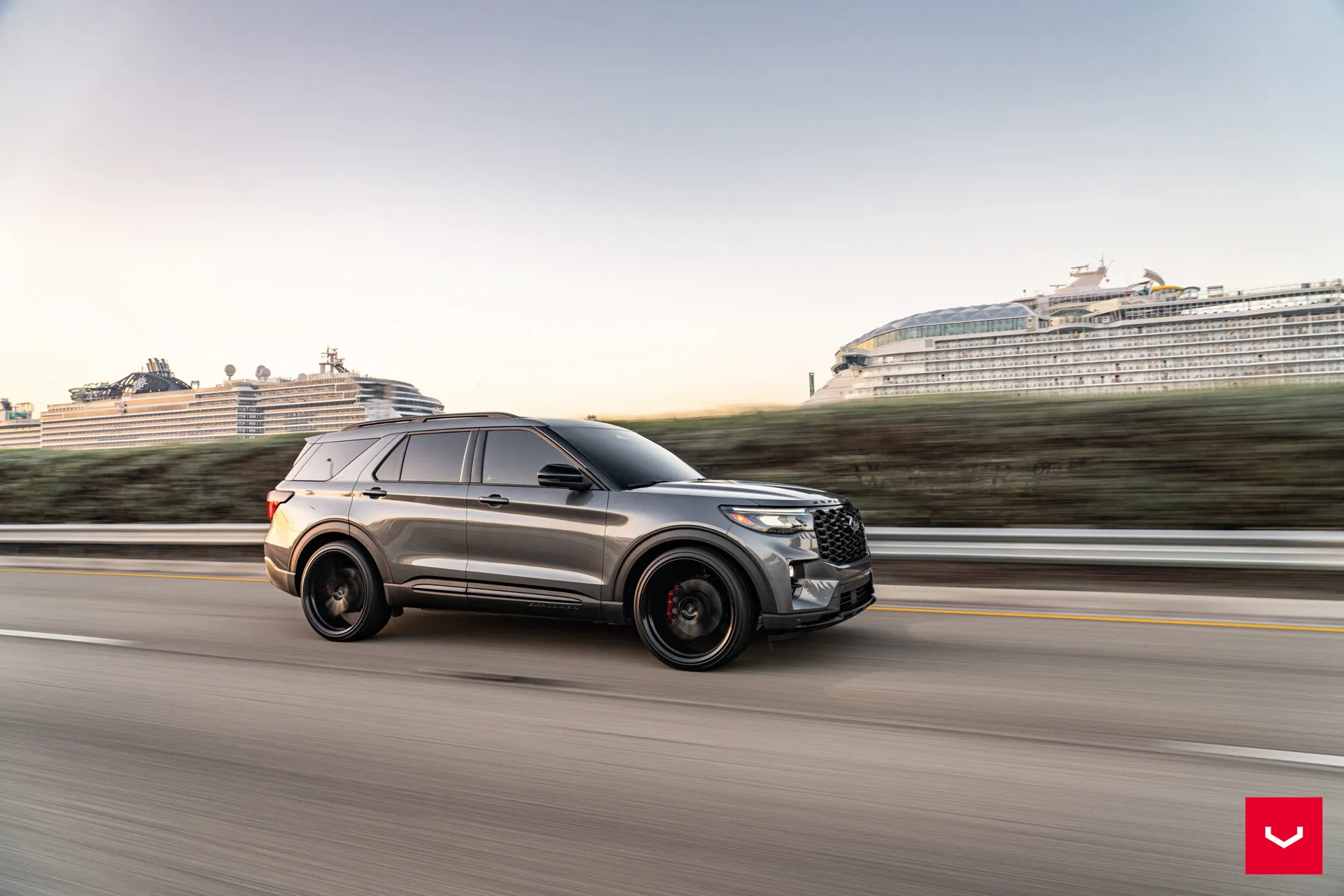 Ford Explorer, 12