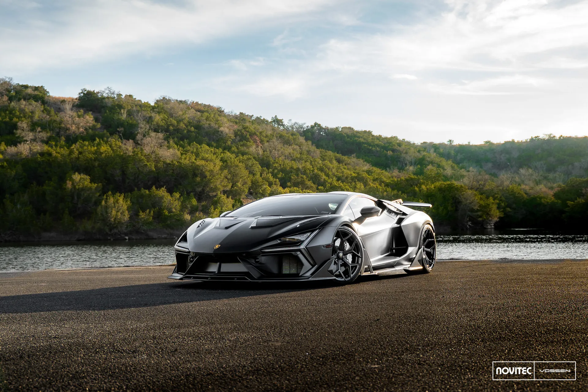Lamborghini Revuelto, 12