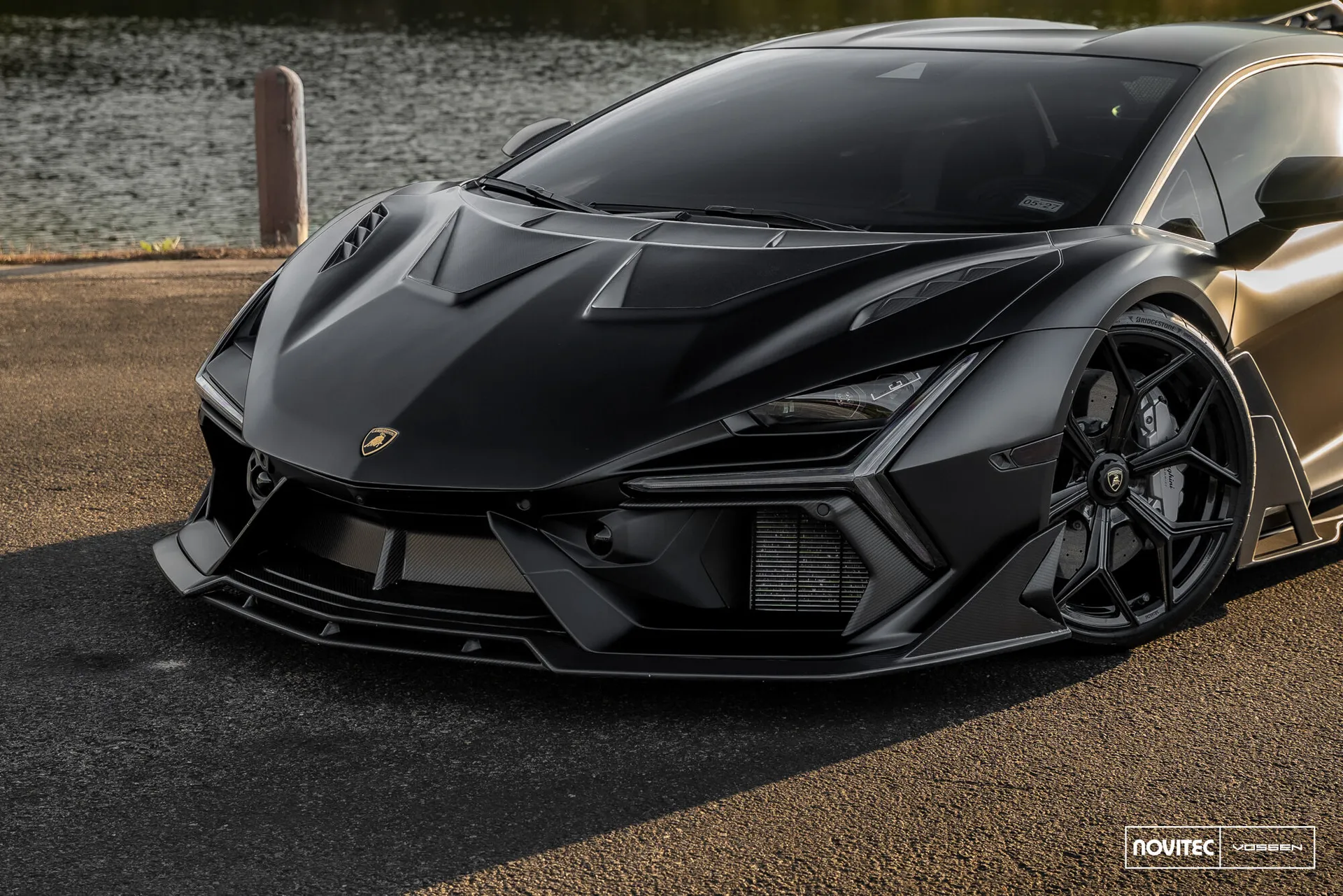 Lamborghini Revuelto, 14