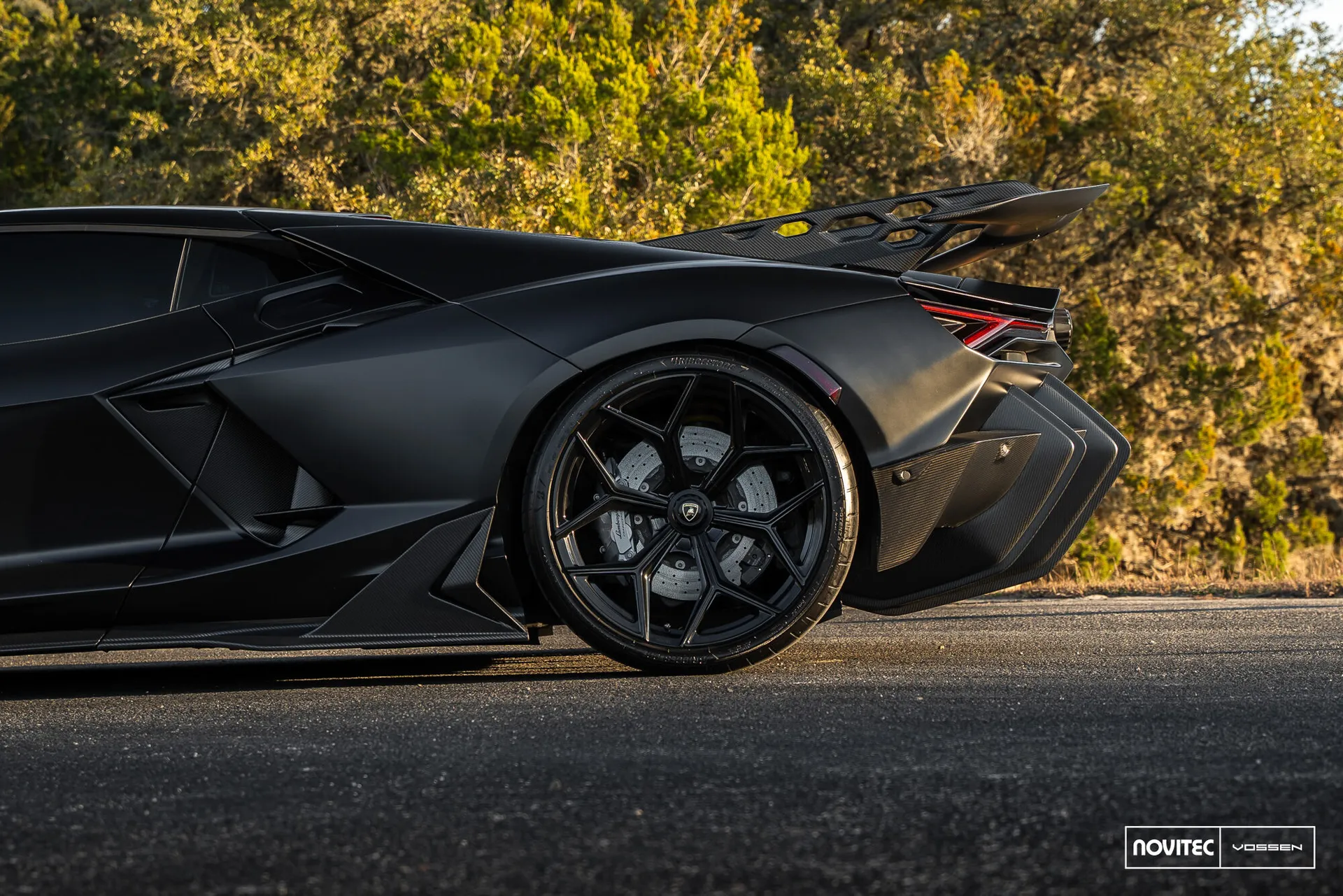 Lamborghini Revuelto, 5