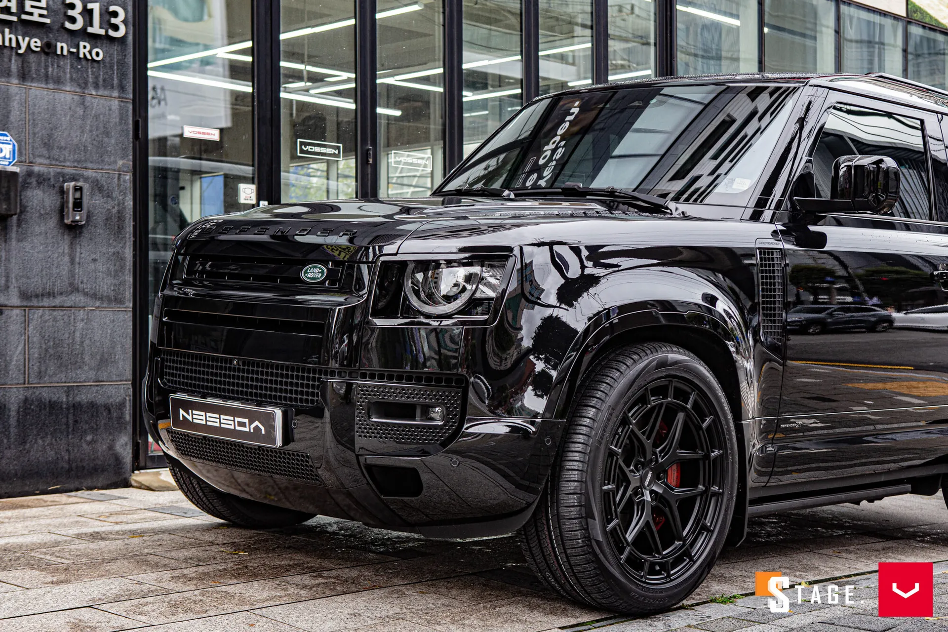 Land Rover Defender, 6