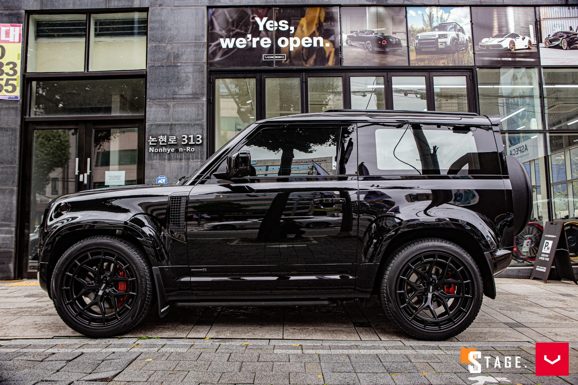 Land Rover Defender, 2