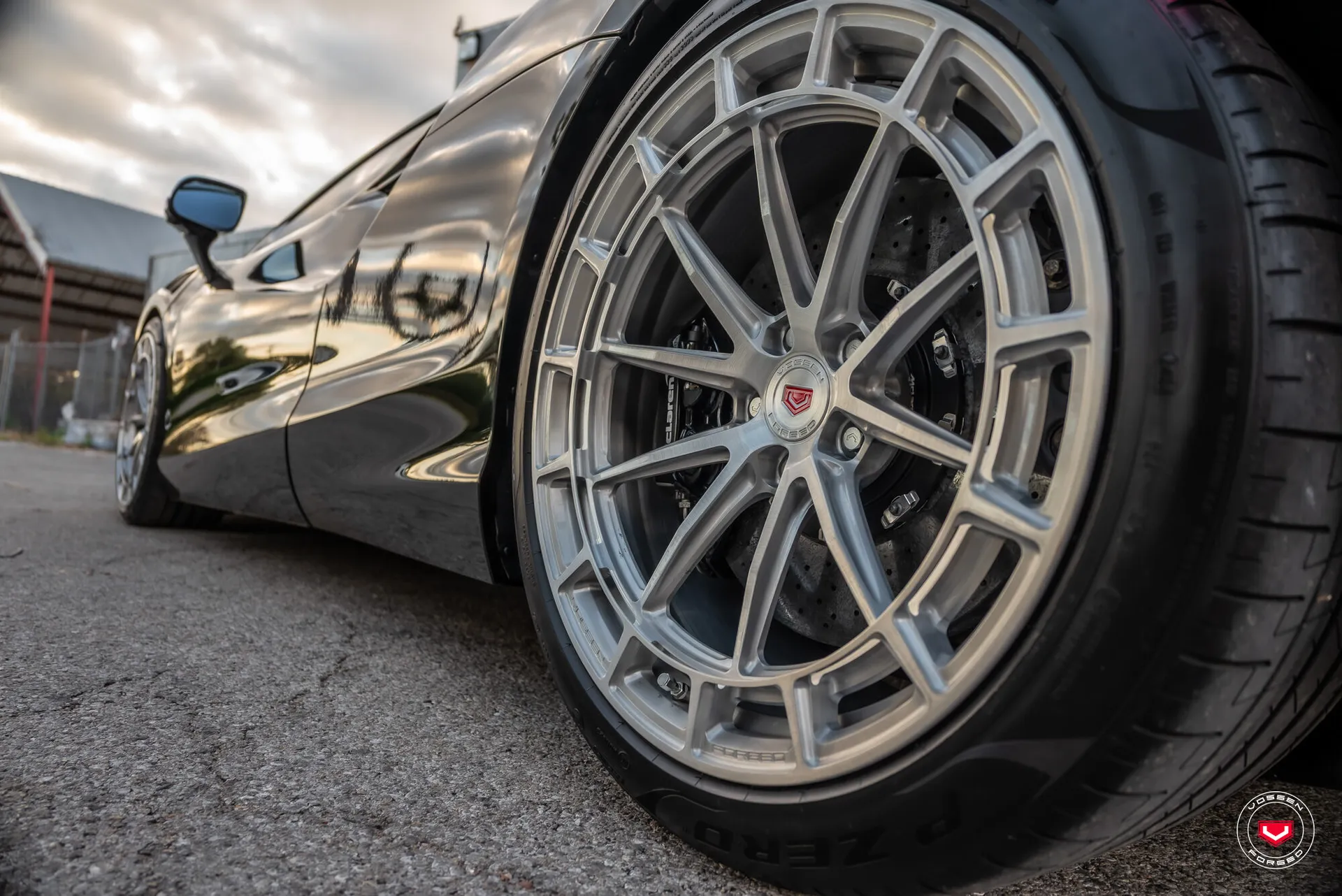 McLaren Artura, 36