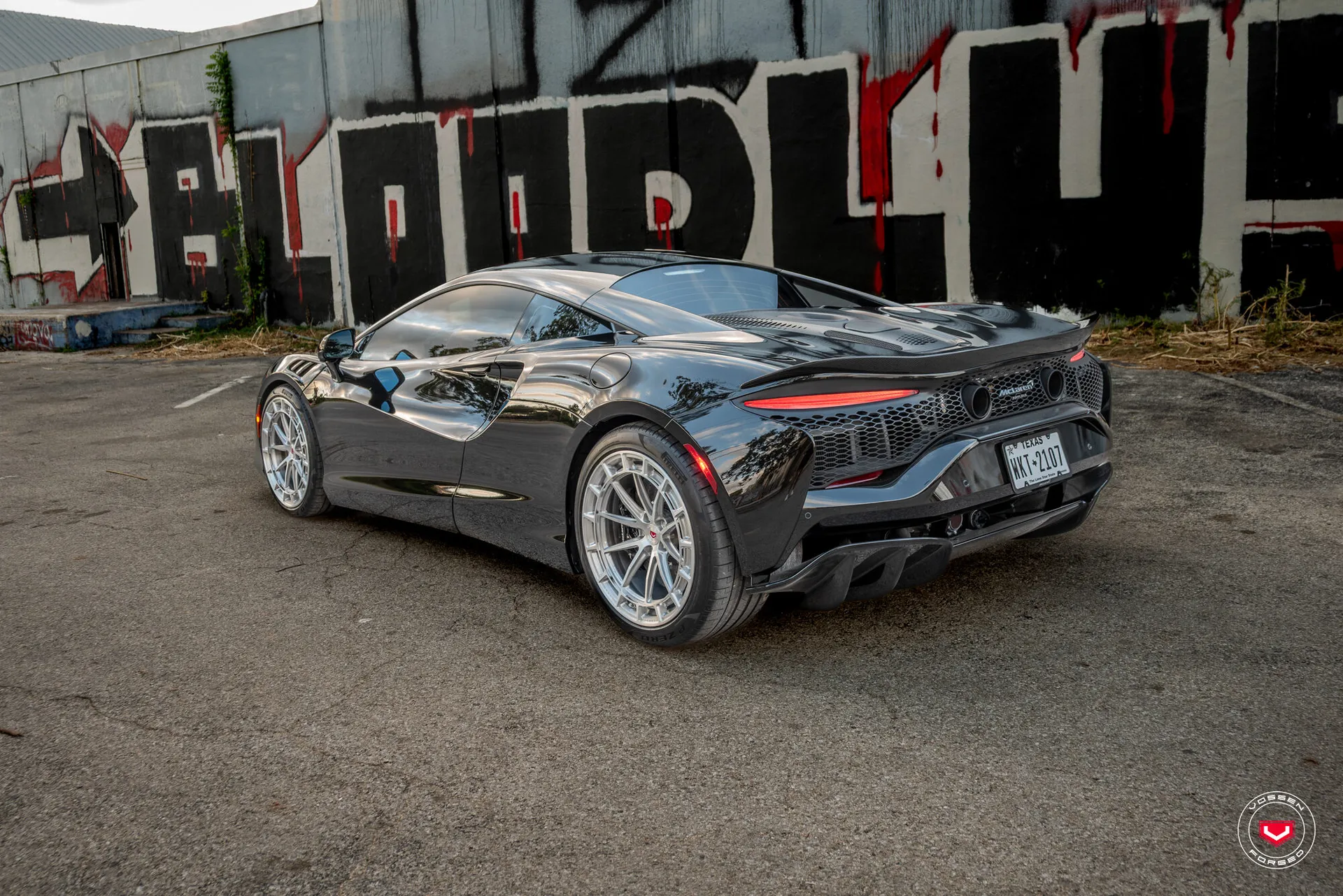 McLaren Artura, 4