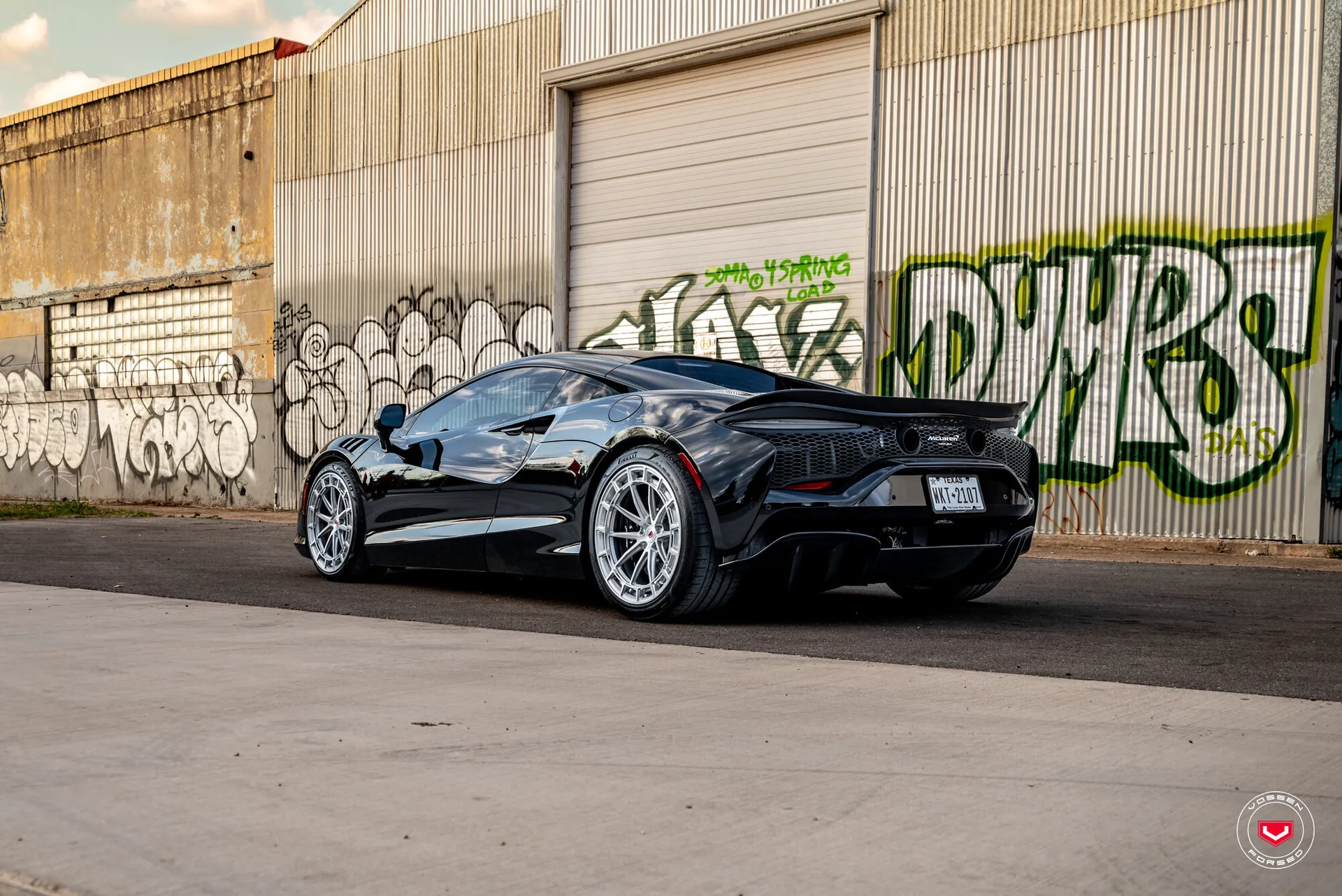 McLaren Artura, 18