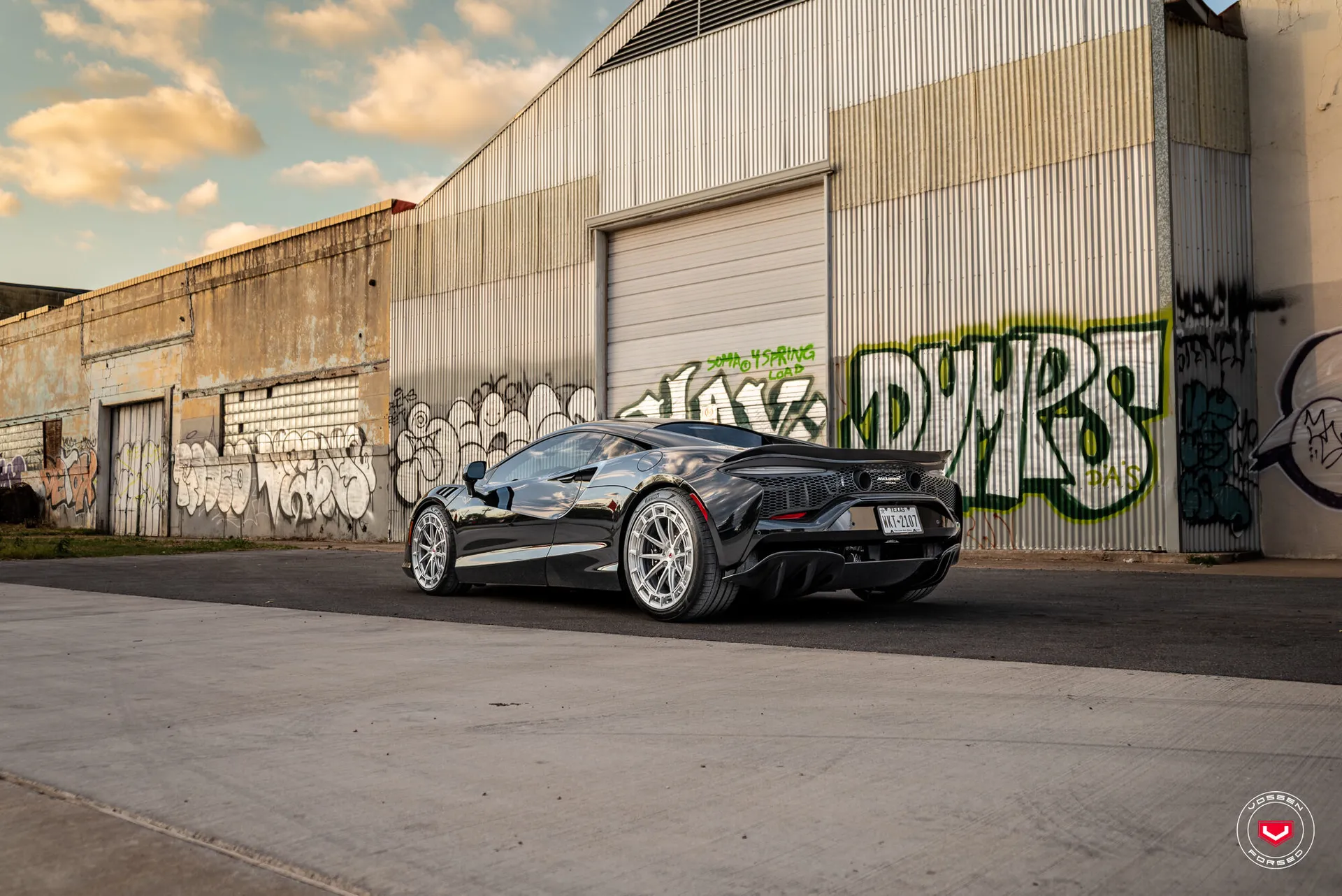 McLaren Artura, 16