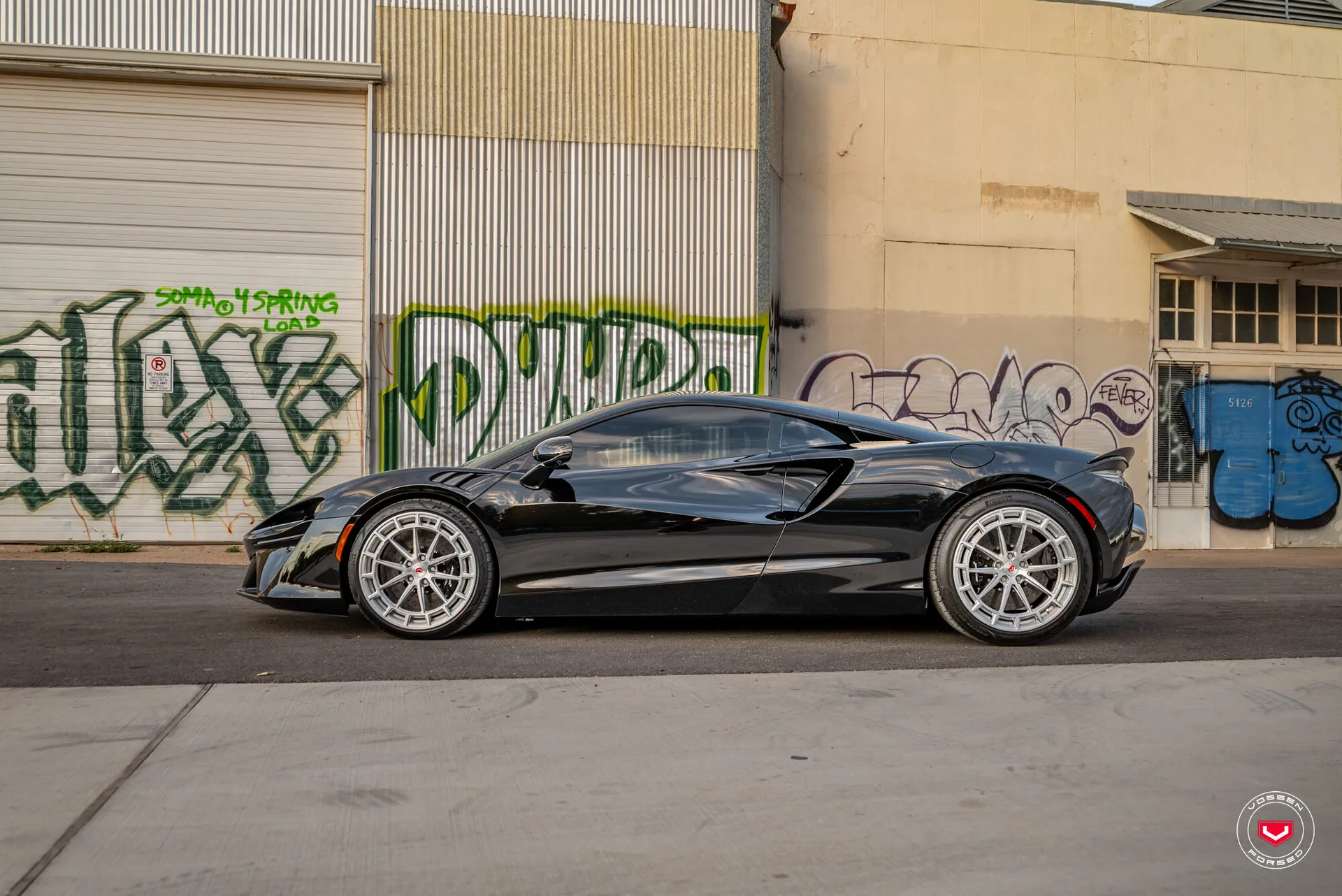 McLaren Artura, 14