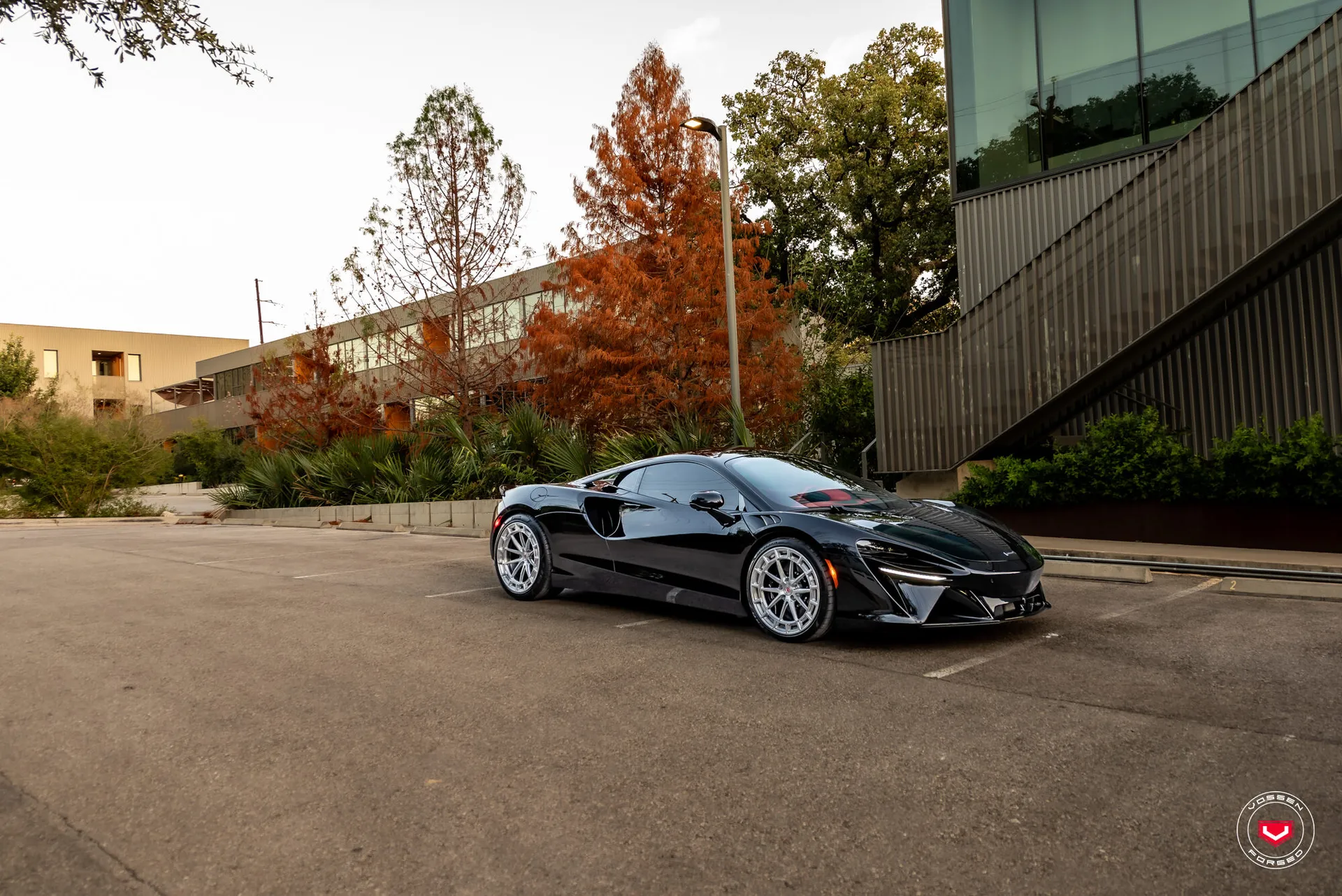 McLaren Artura, 12