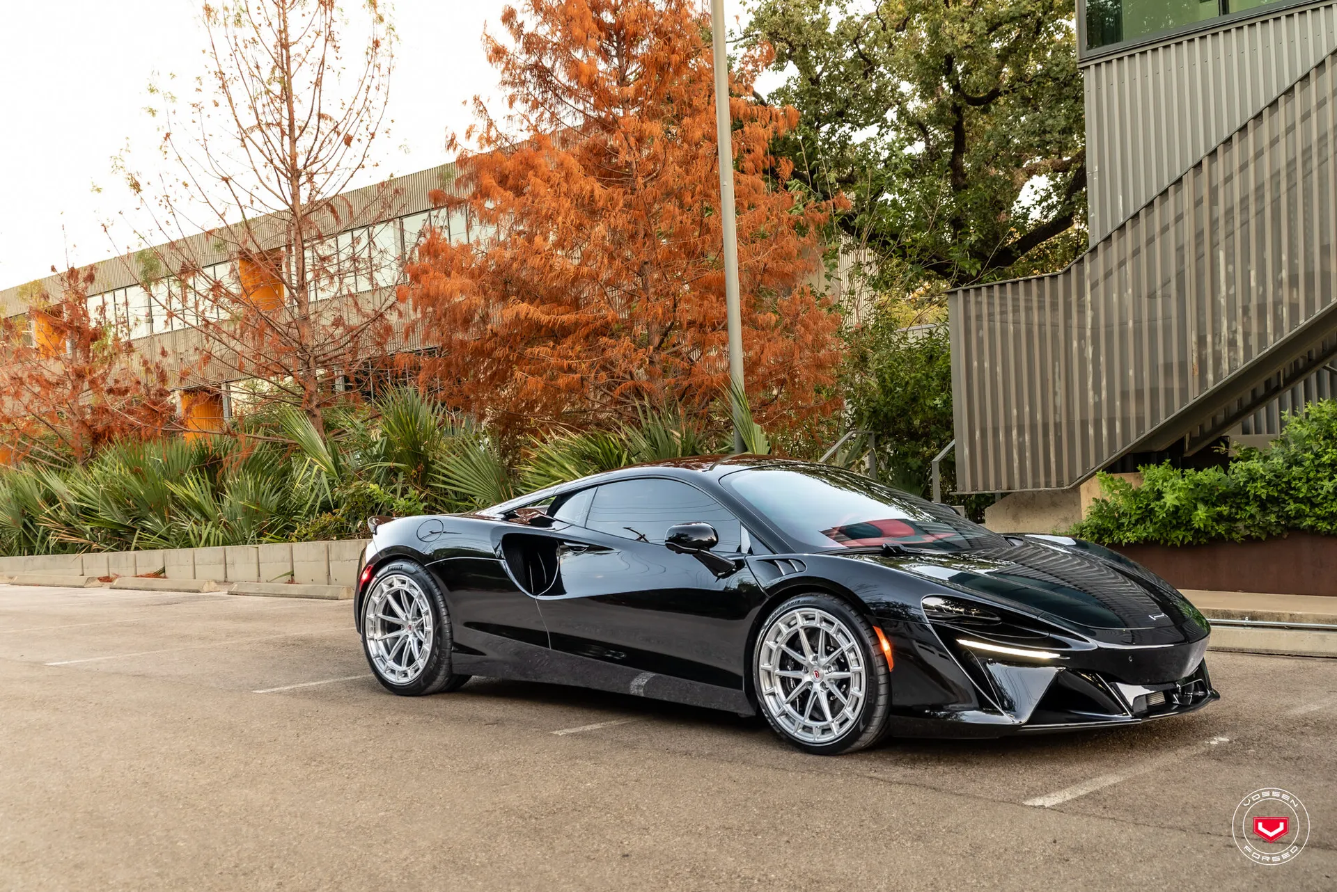 McLaren Artura, 9