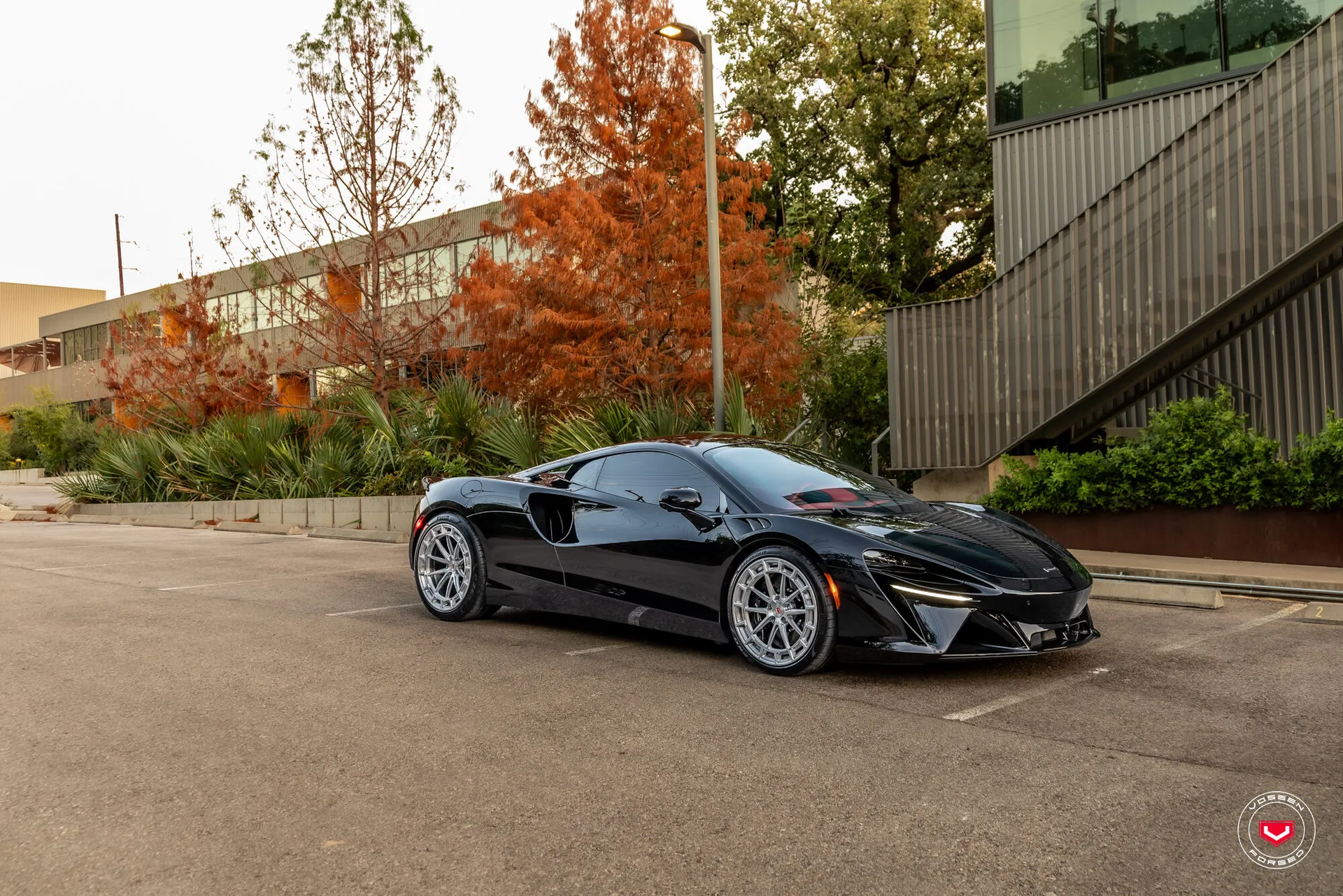 McLaren Artura, 6