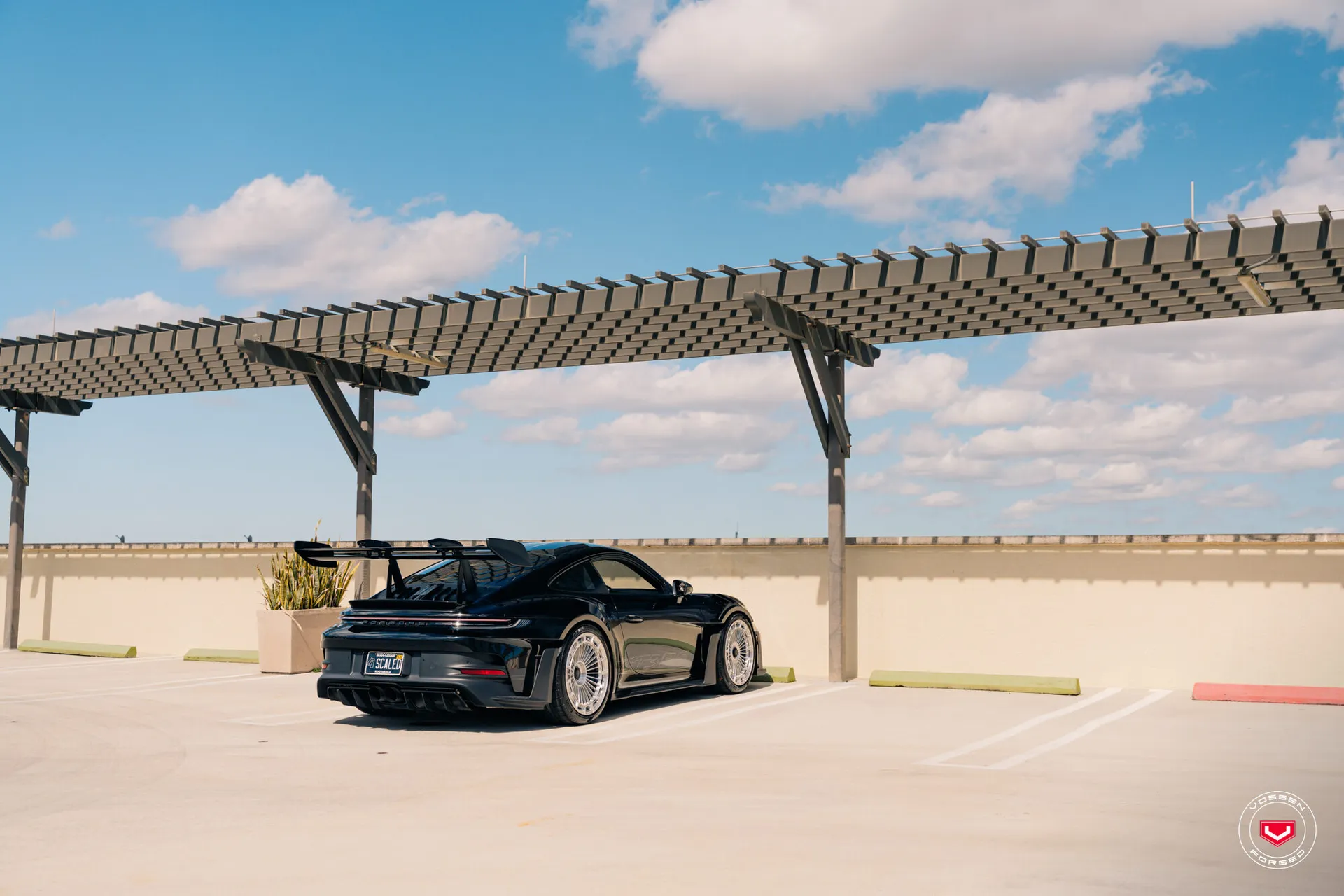 Porsche 992, 6