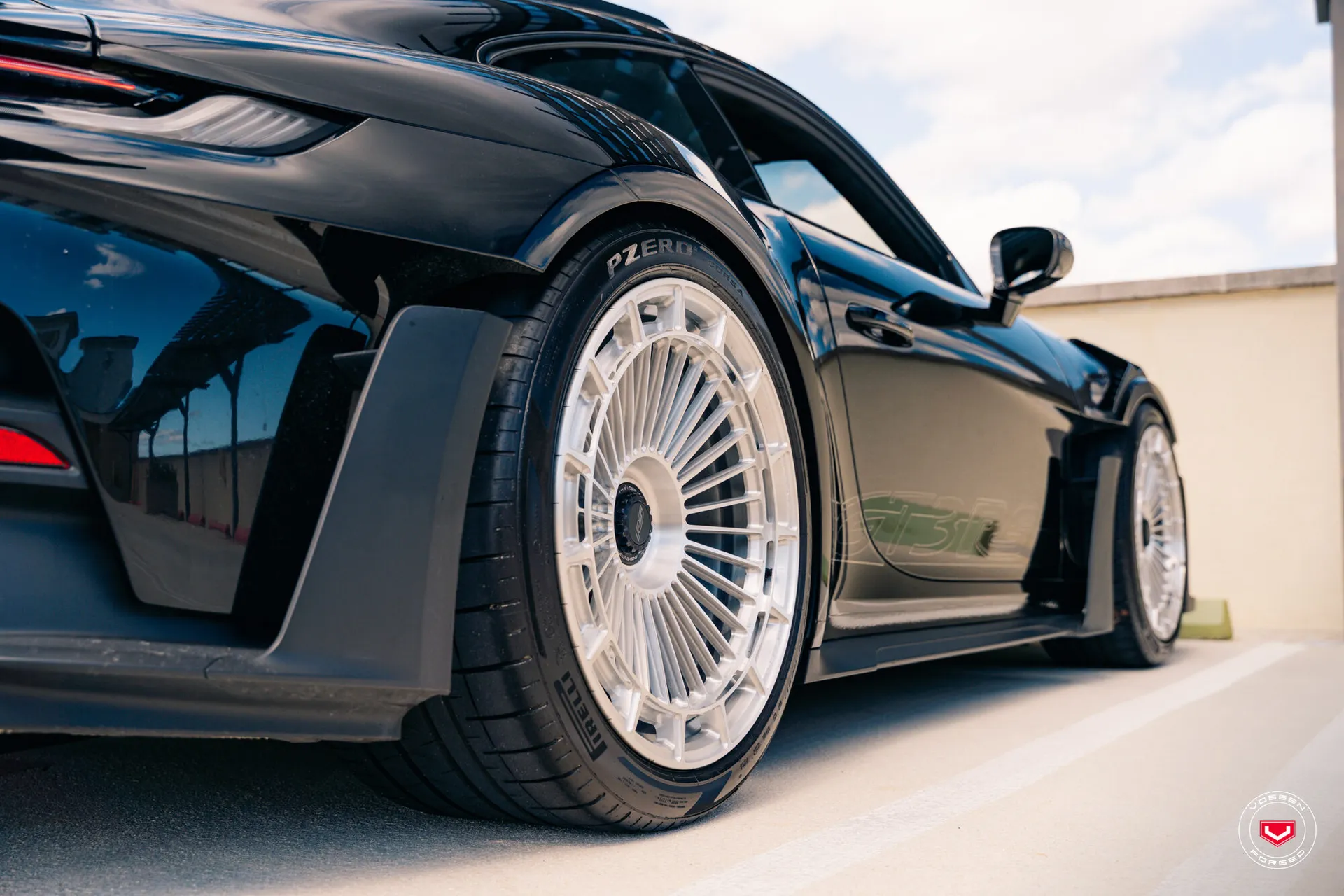 Porsche 992, 5