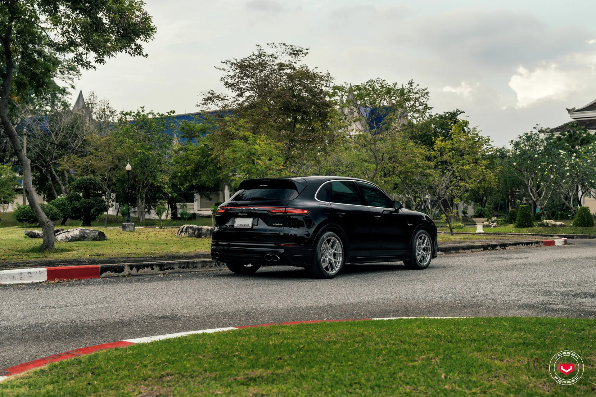 Porsche Cayenne, 1
