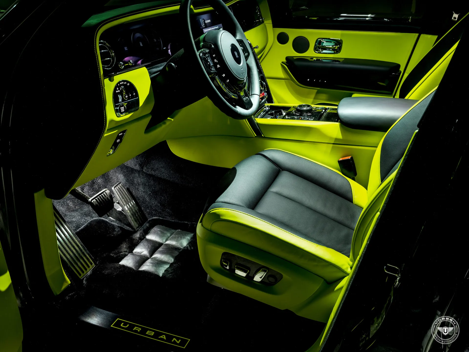 Rolls Royce Cullinan, 5