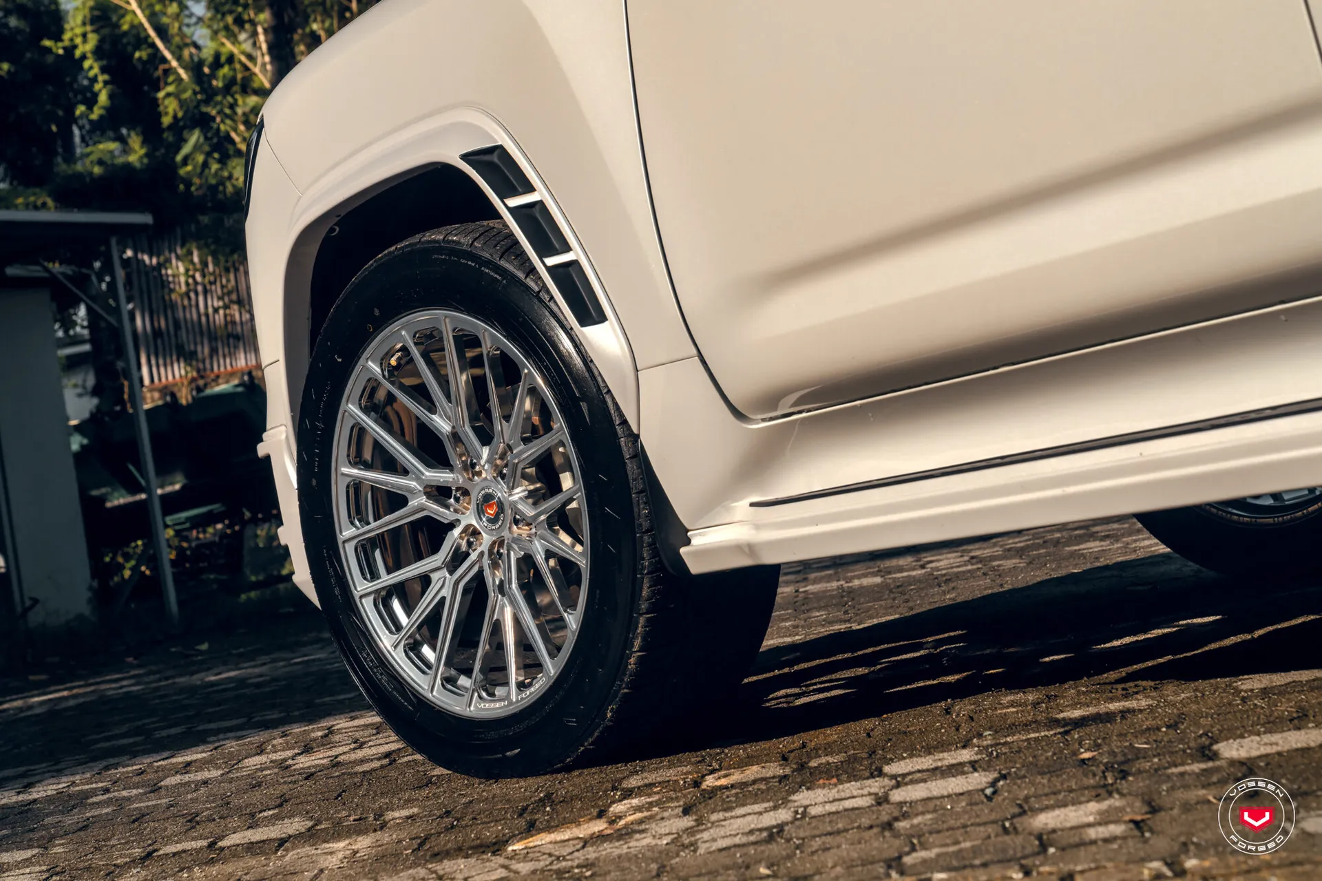 Toyota Land Crusier, 6