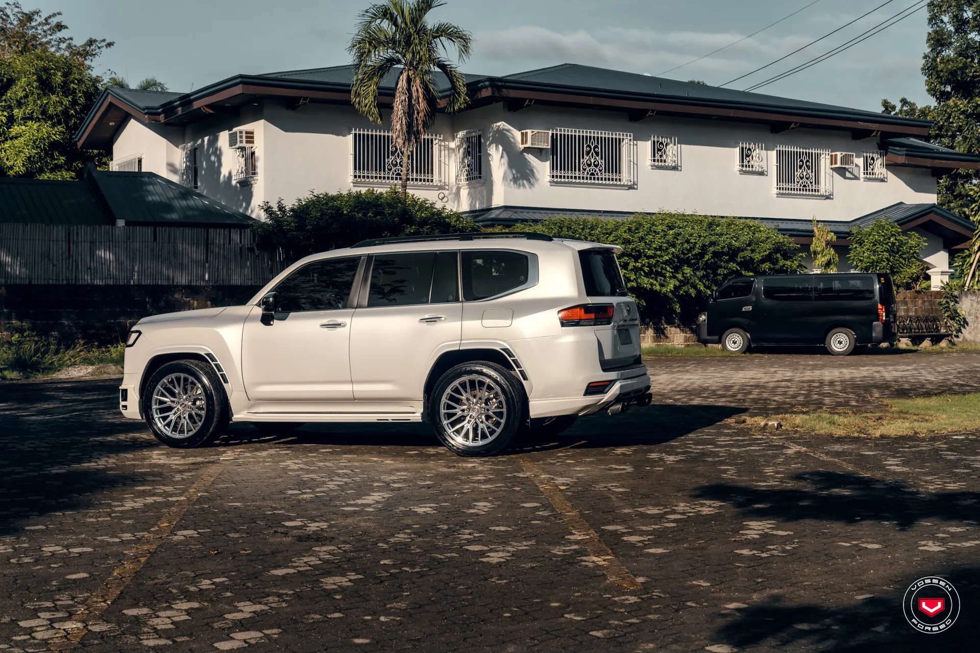 Toyota Land Crusier, 3