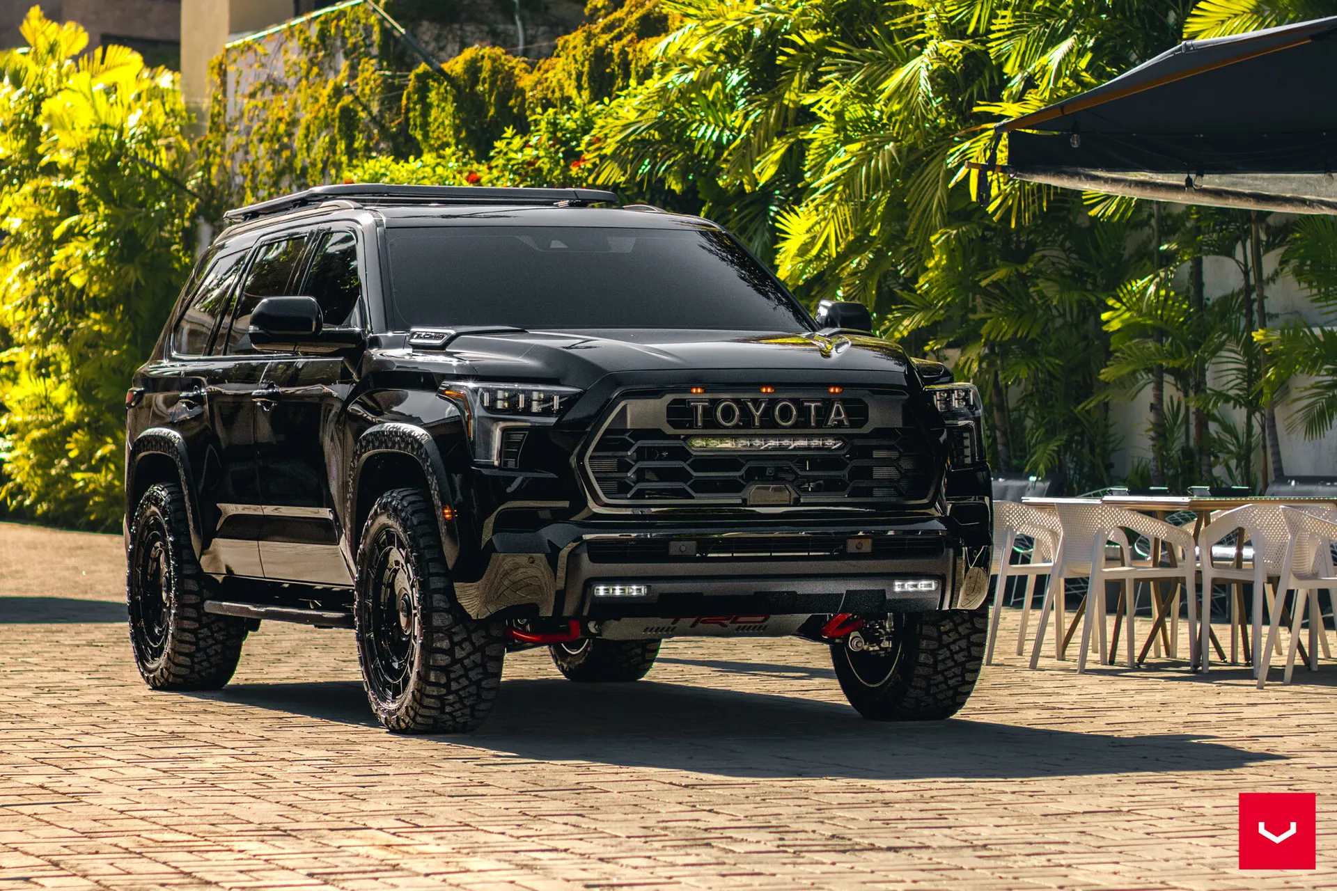 Toyota Sequoia, 1