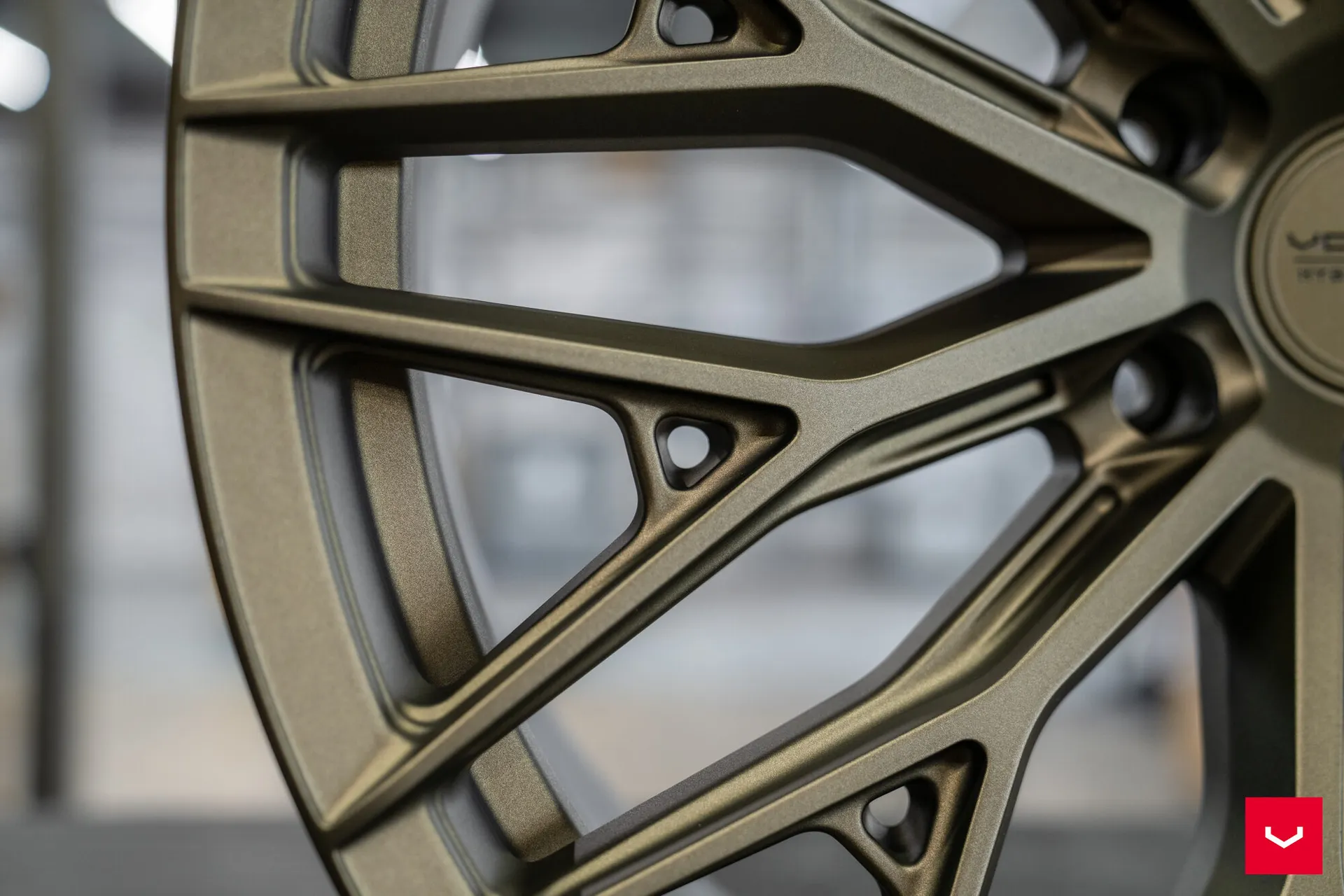 Terra Bronze, 16
