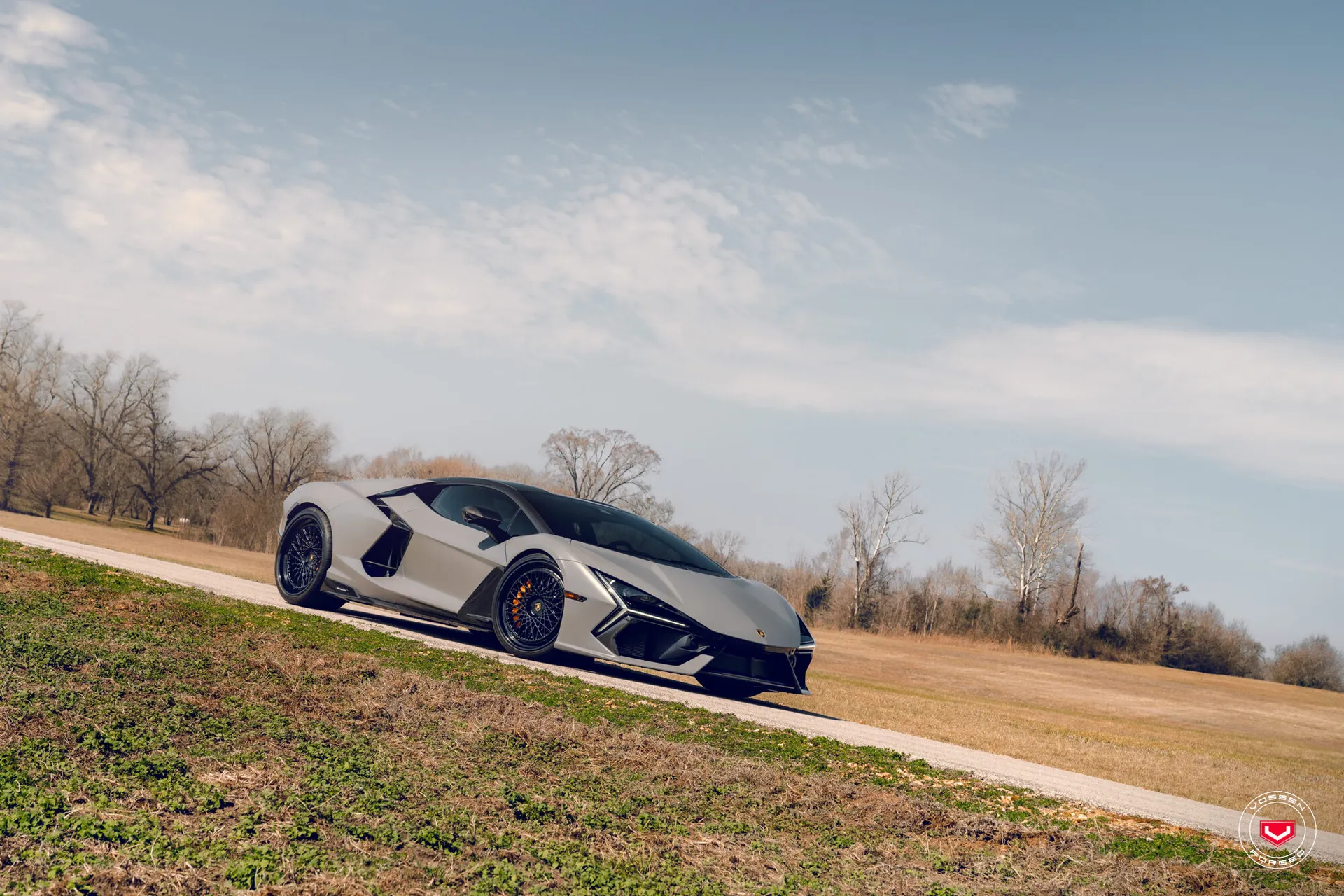 Lamborghini Revuelto, 13