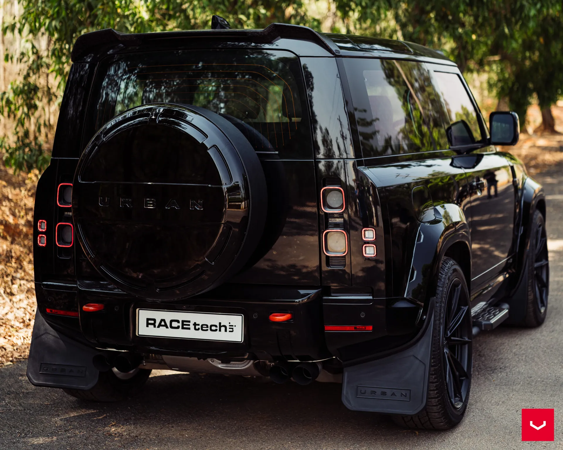 Land Rover Defender, 2