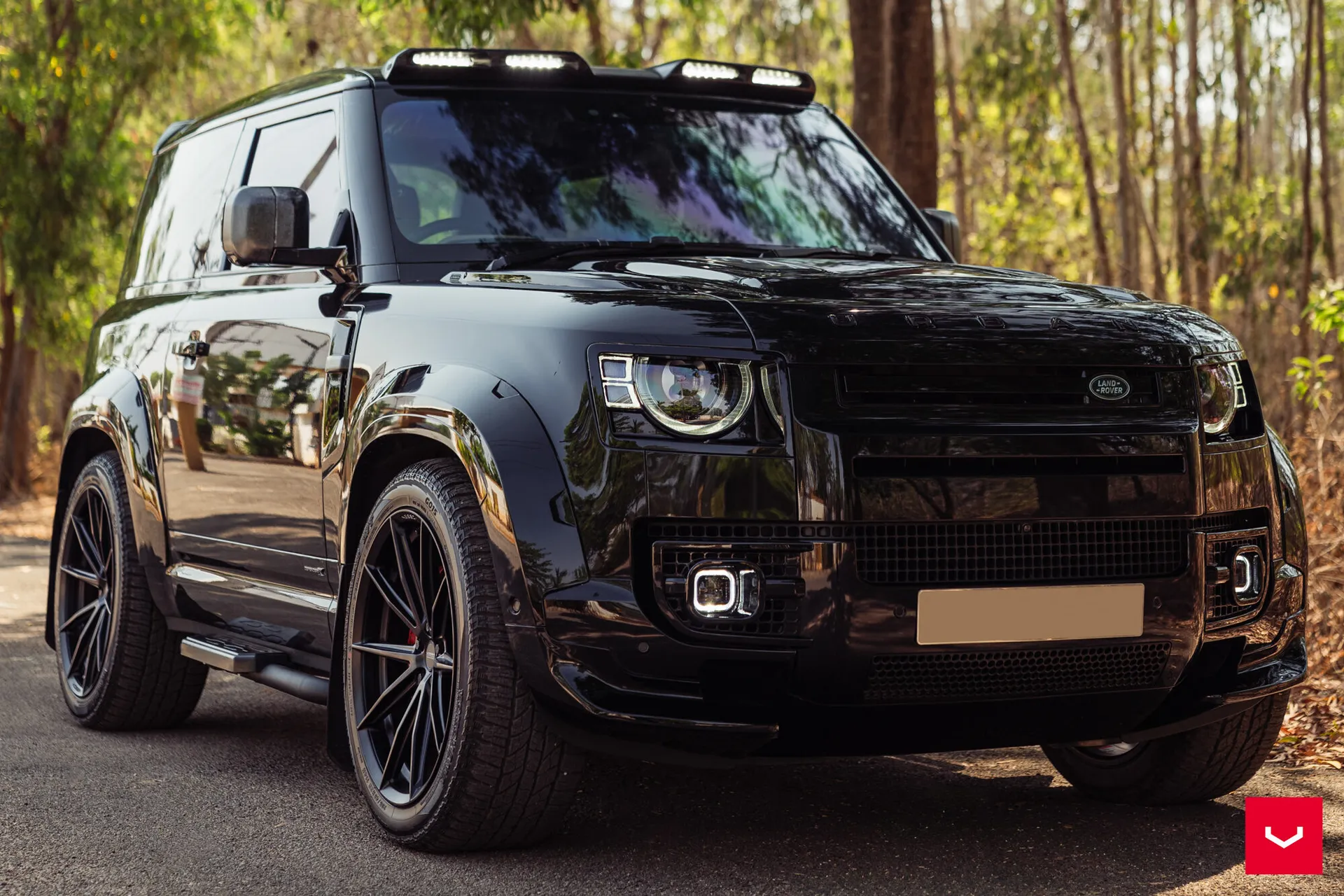 Land Rover Defender, 4