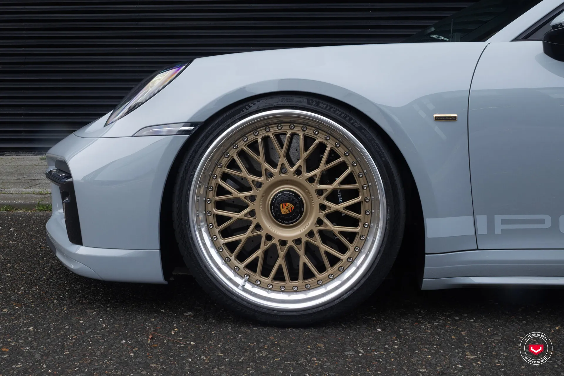 Porsche 992, 6