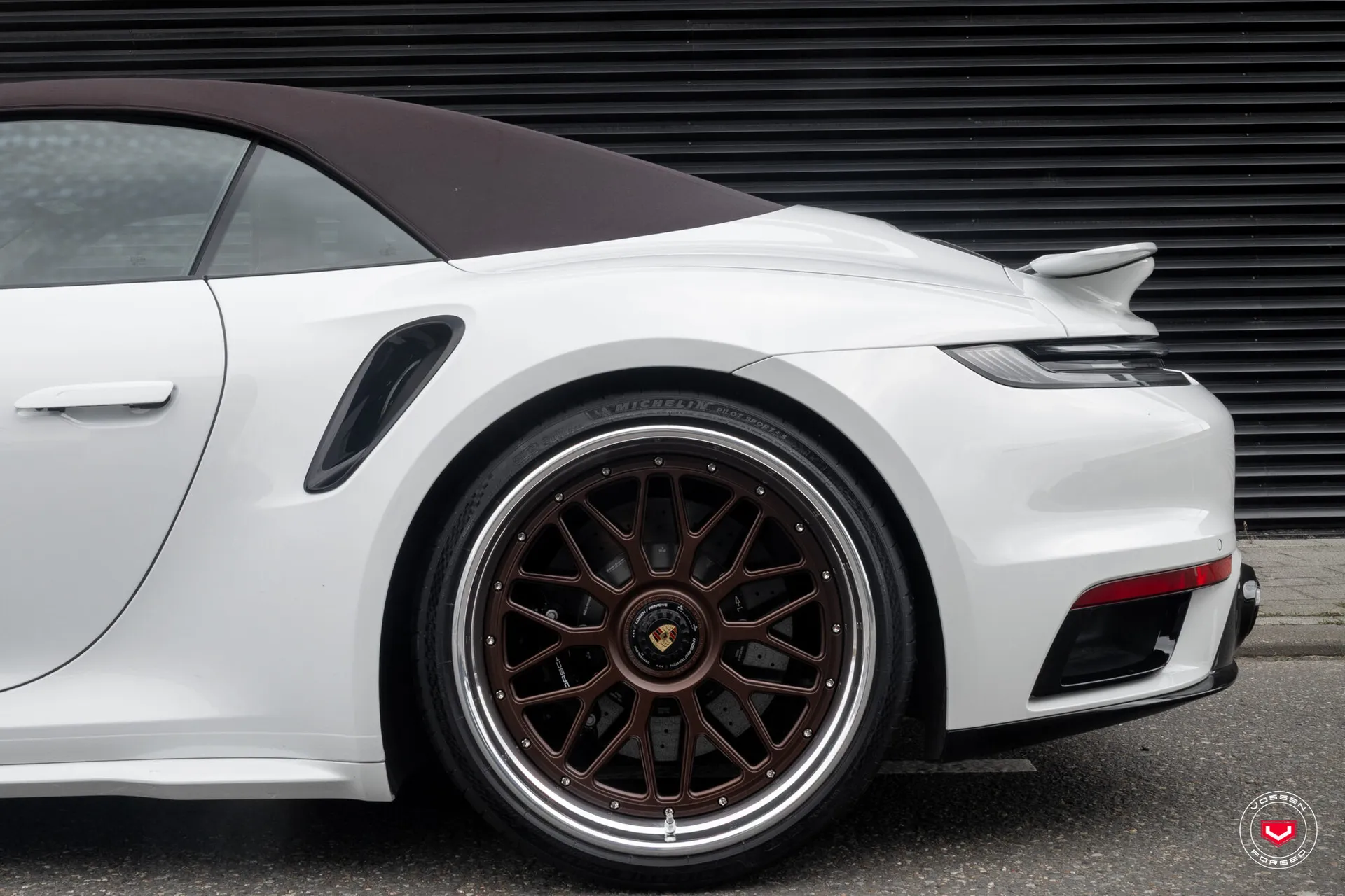 Porsche 992, 5