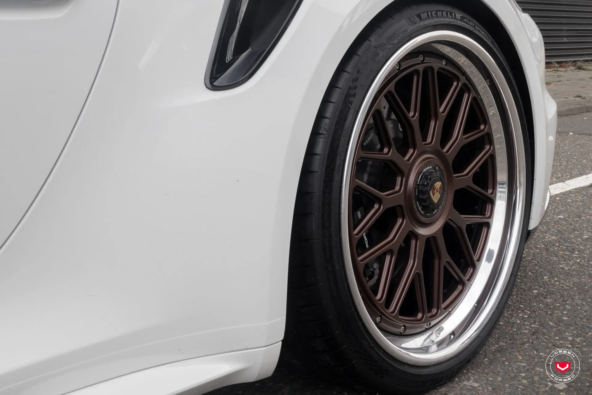 Porsche 992, 4