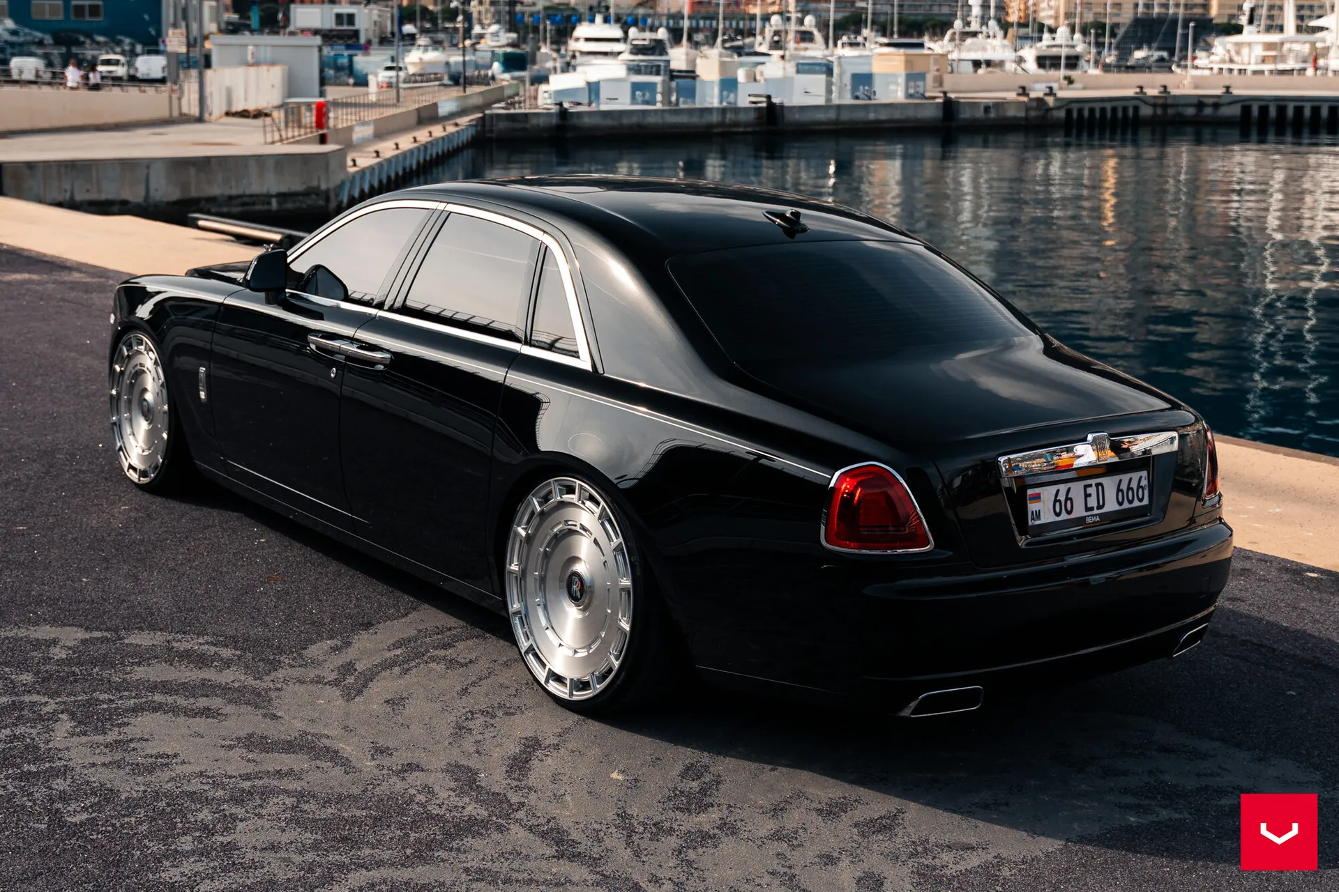Rolls Royce Ghost, 1