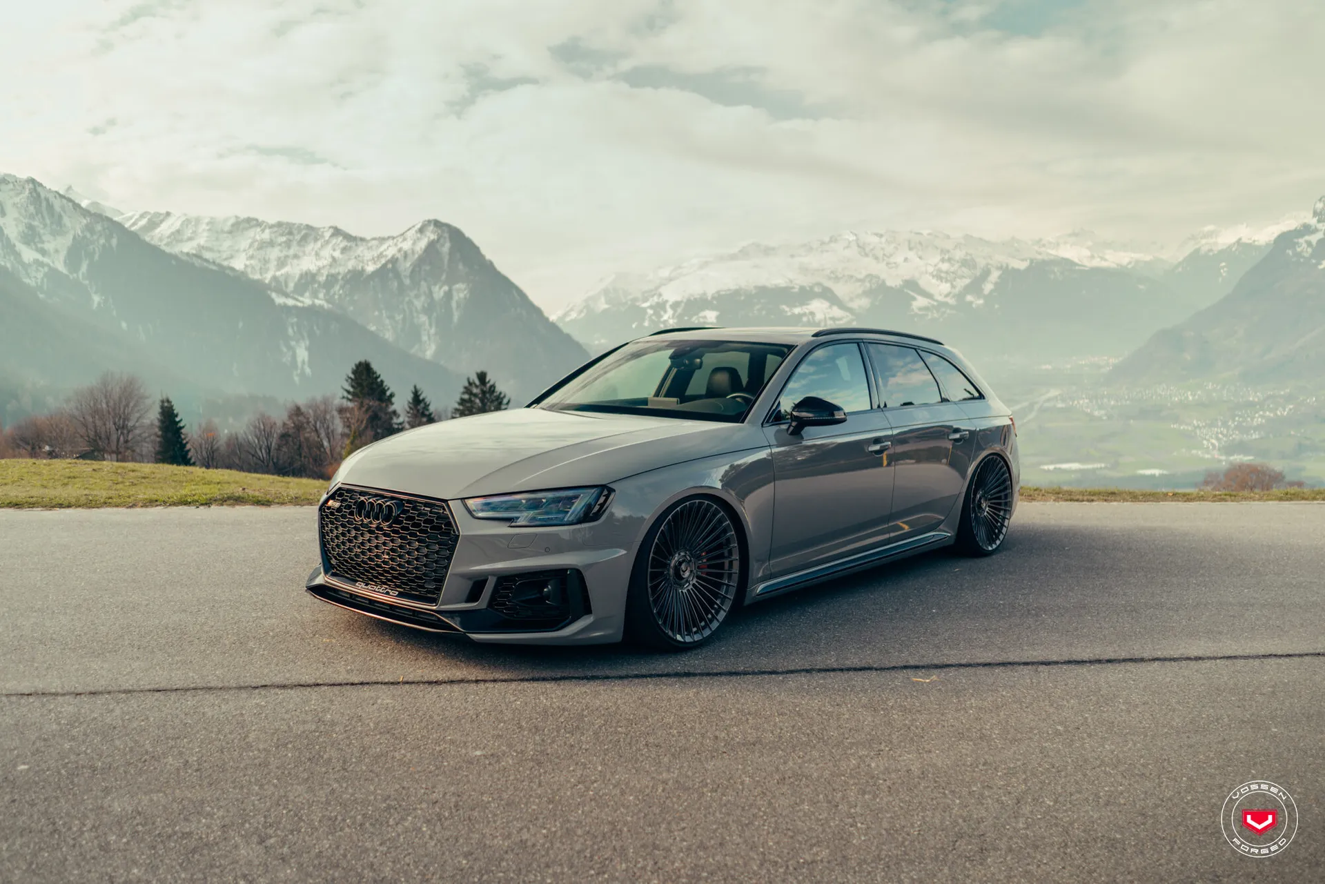 Audi A4 / S4 / RS4, 1