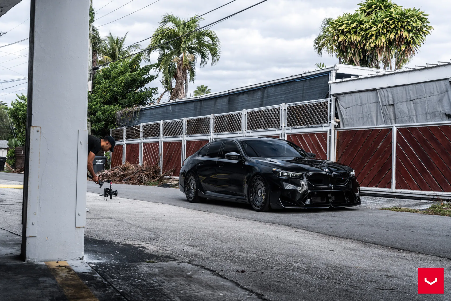 BMW 5 Series / M5, 1
