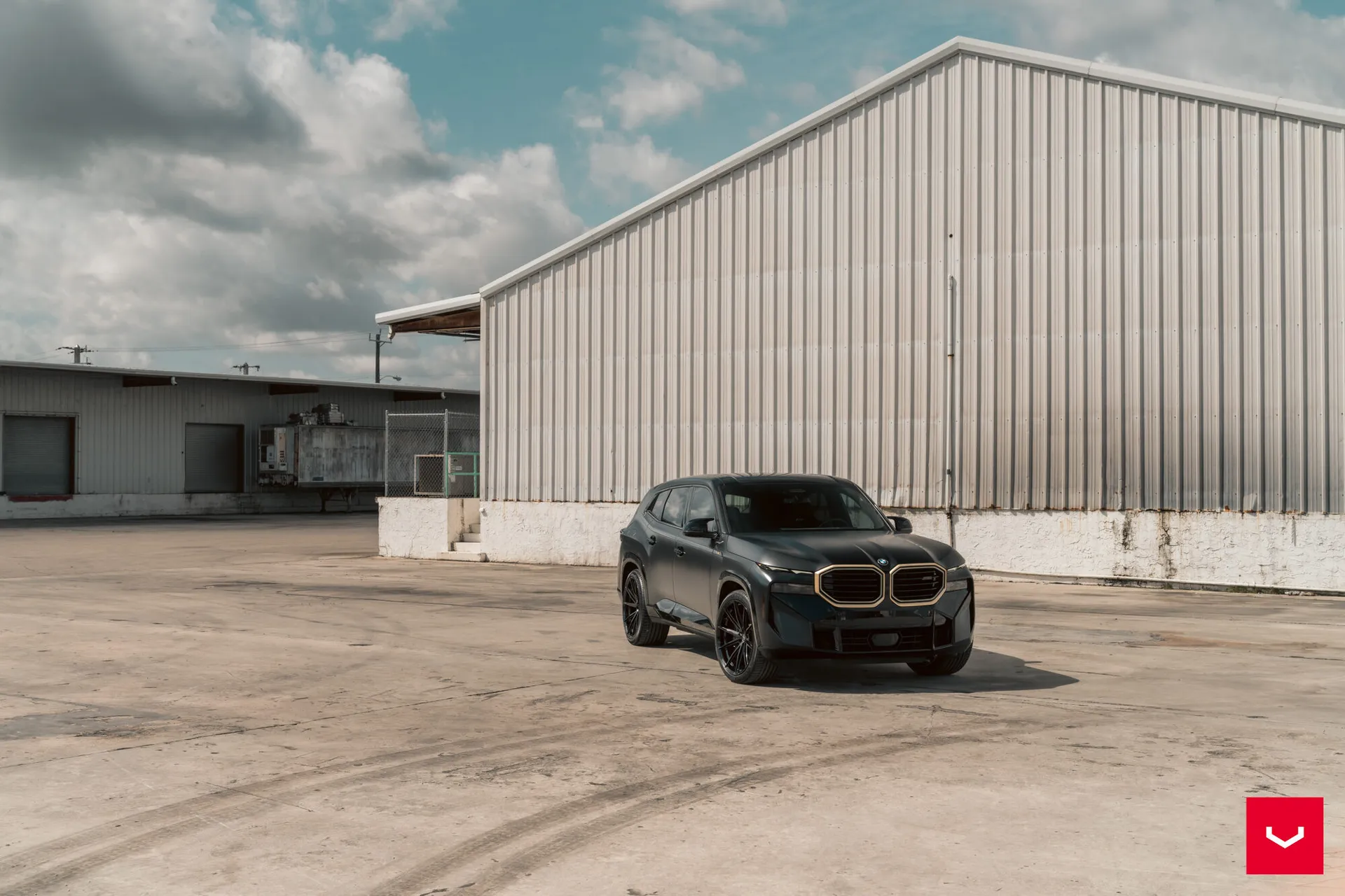 BMW XM, 12
