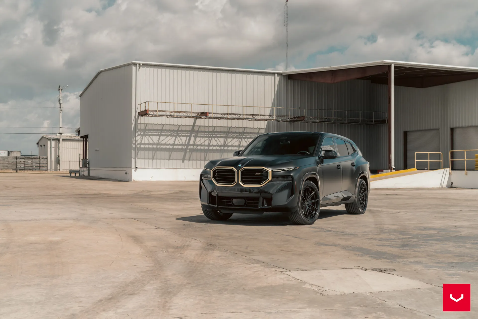 BMW XM, 1