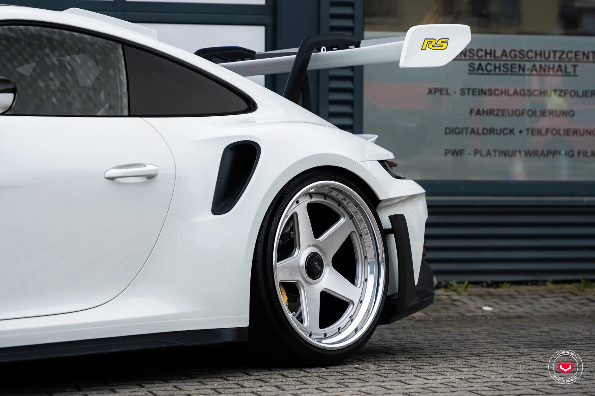 Porsche 992, 4