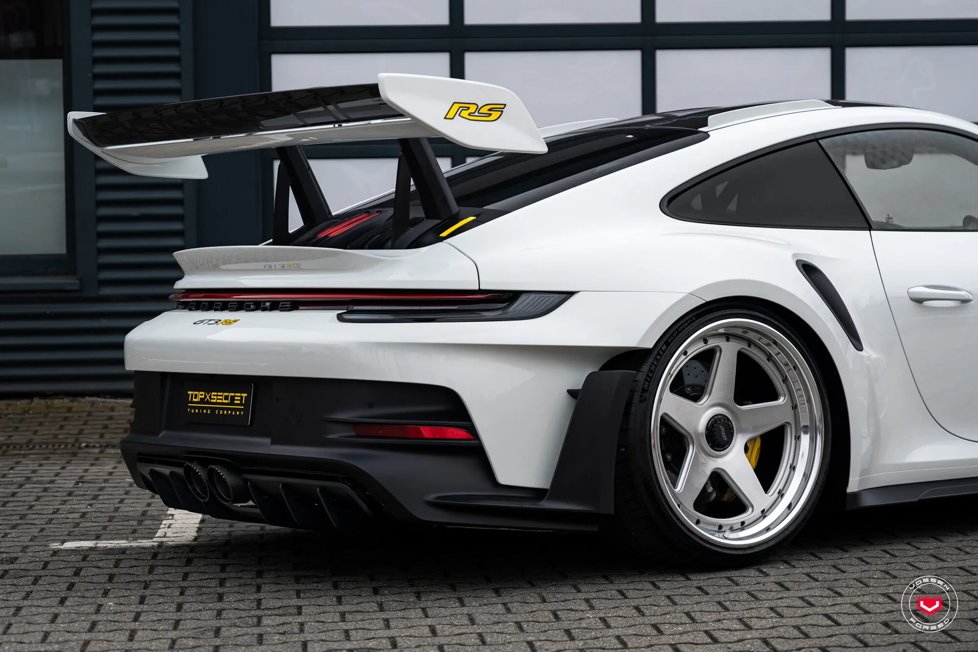 Porsche 992, 9