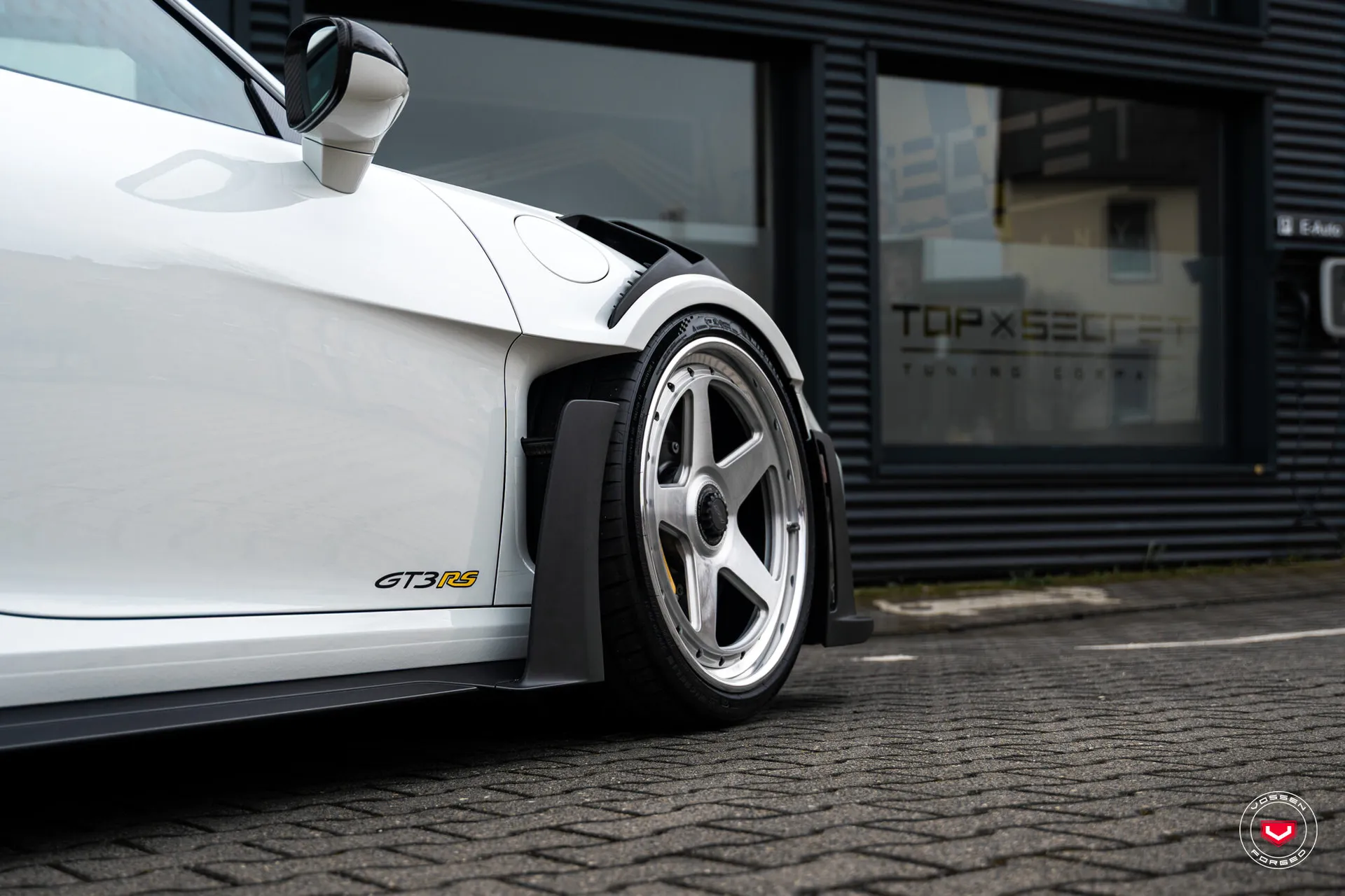 Porsche 992, 11
