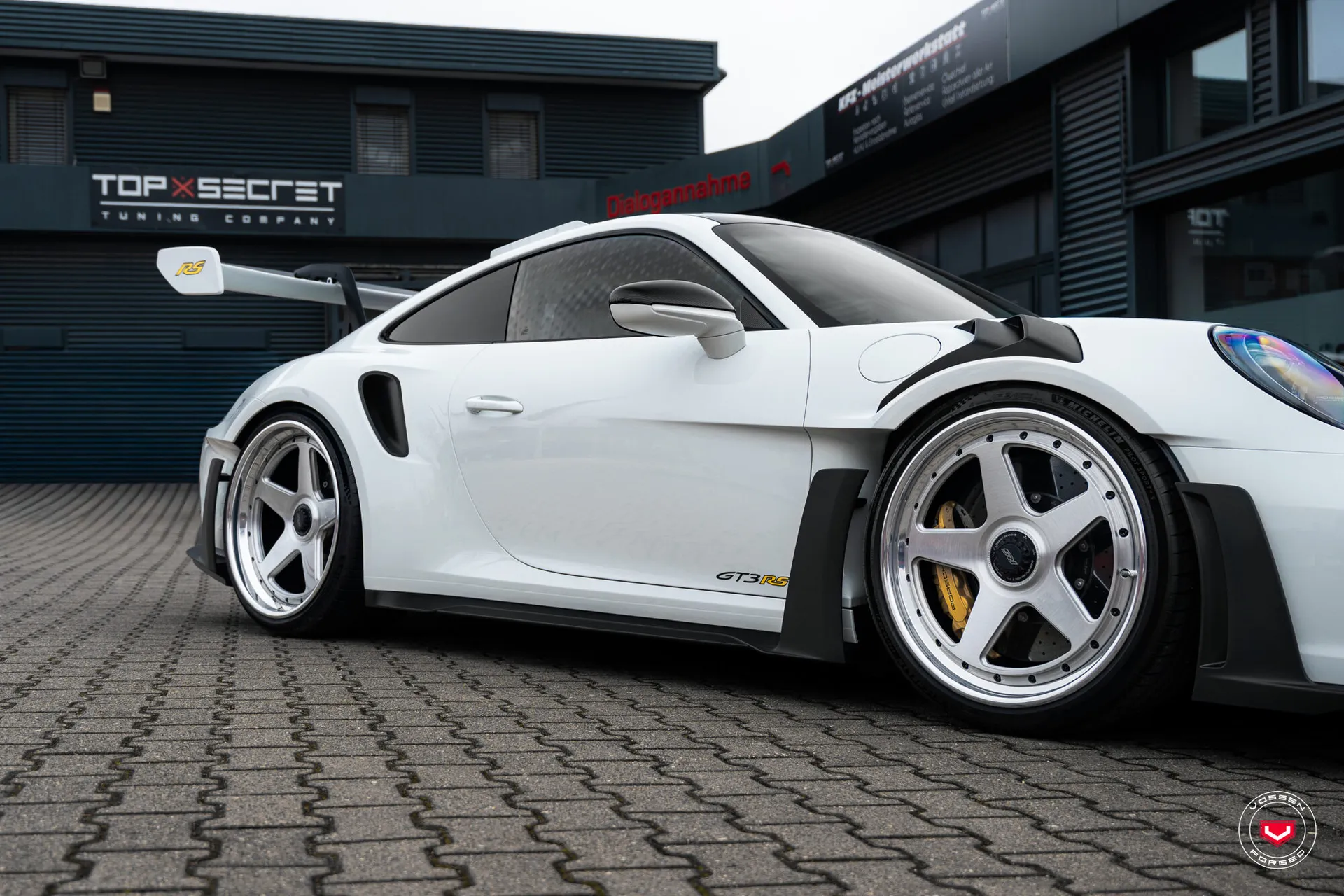 Porsche 992, 12