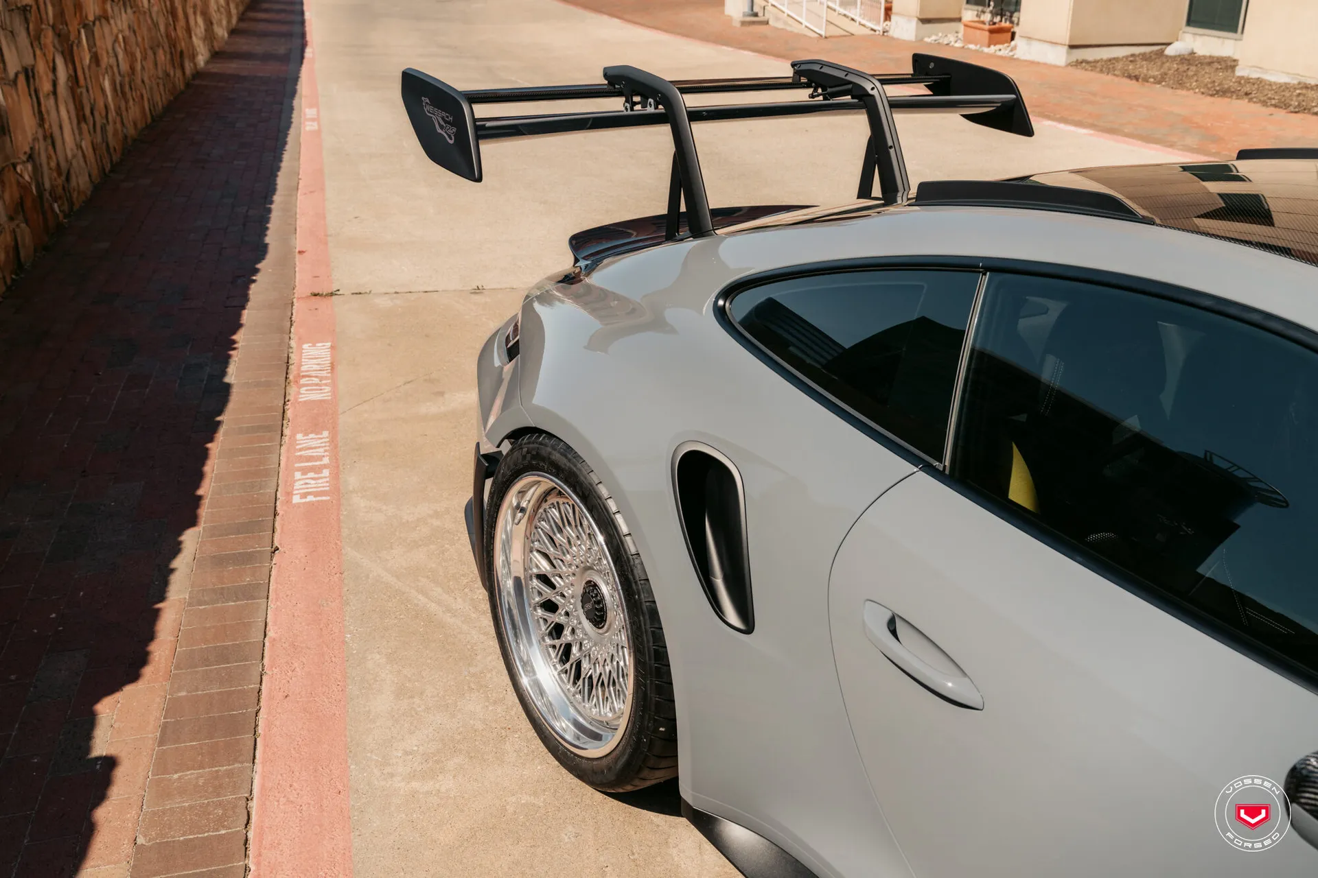 Porsche 992, 18