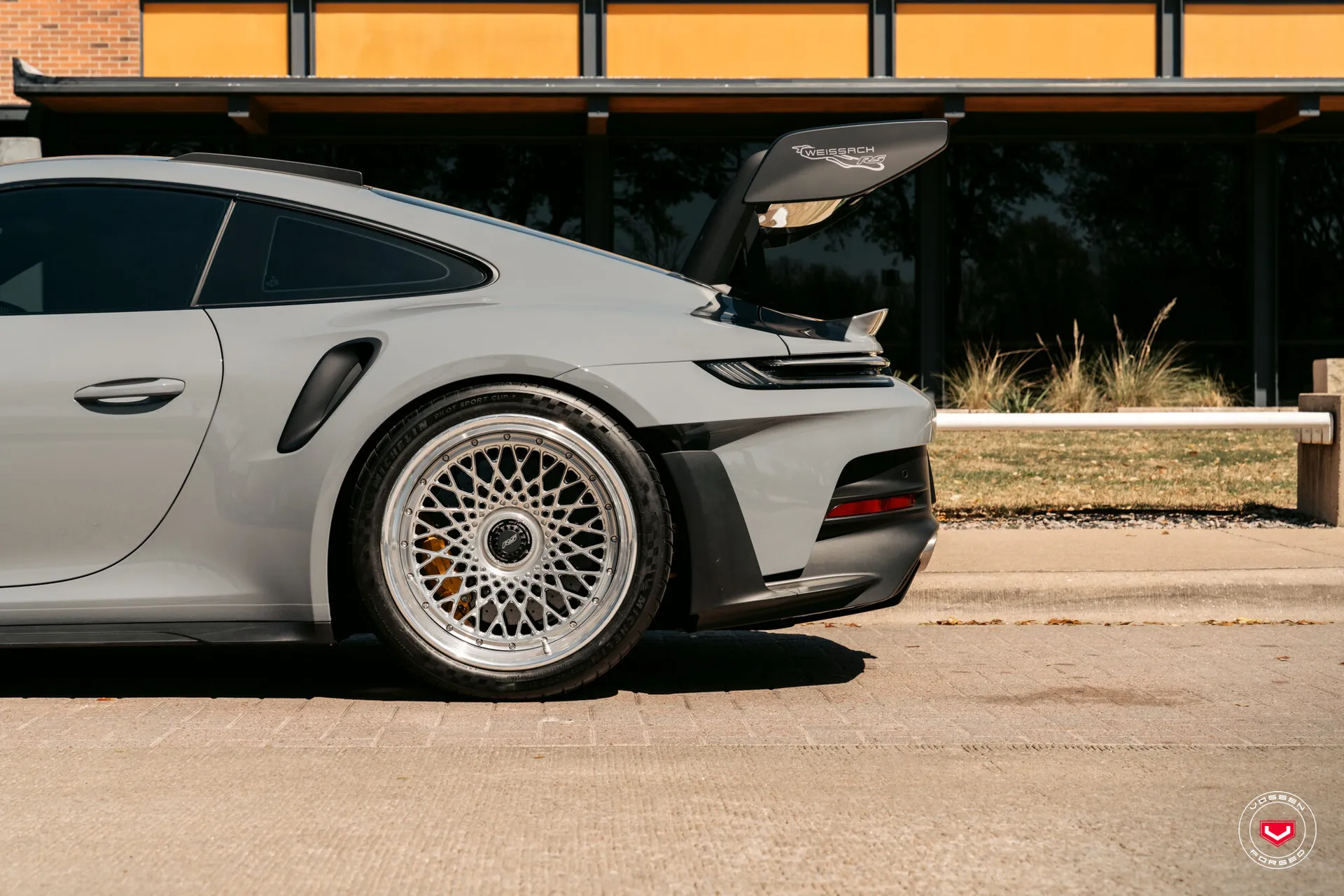 Porsche 992, 12