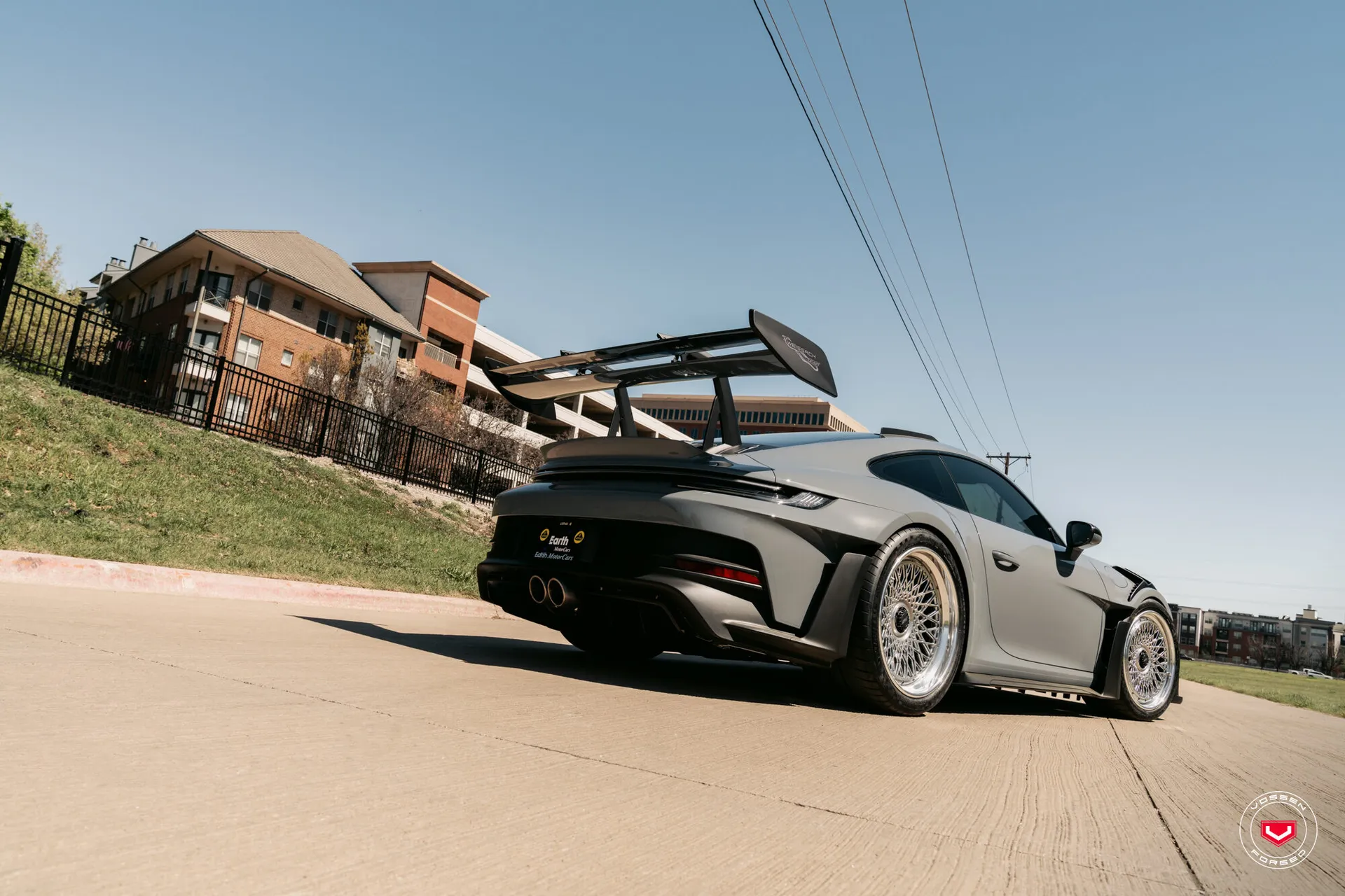 Porsche 992, 6