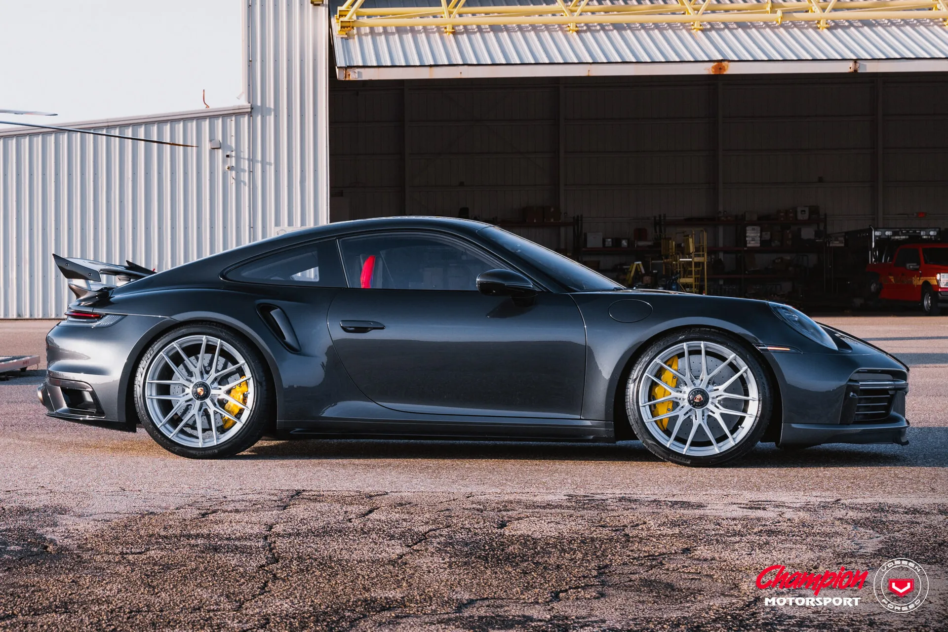 Porsche 992, 10