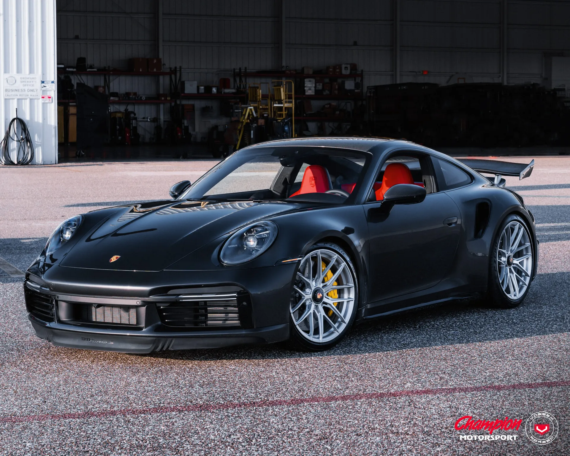Porsche 992, 8