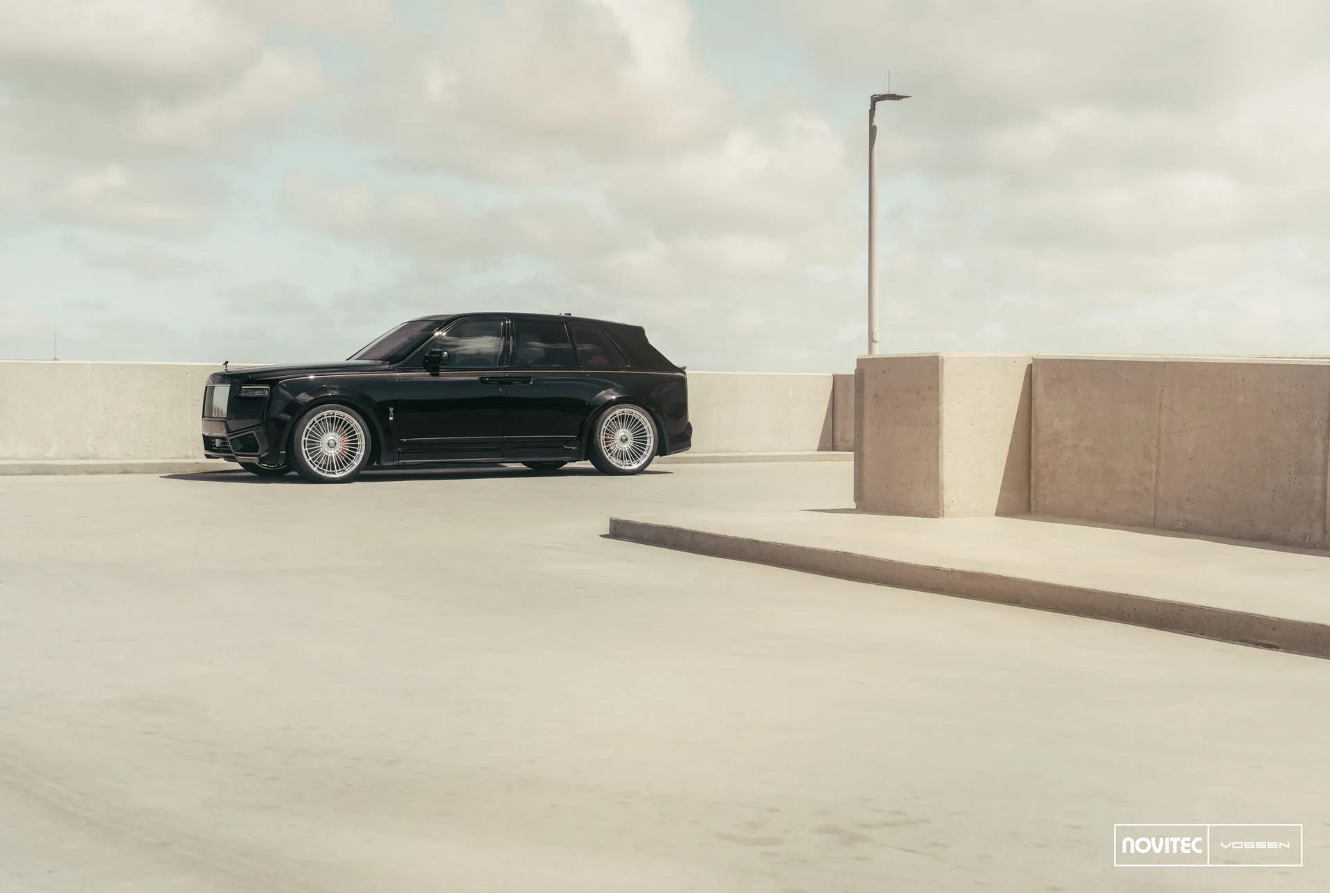 Rolls Royce Cullinan, 17
