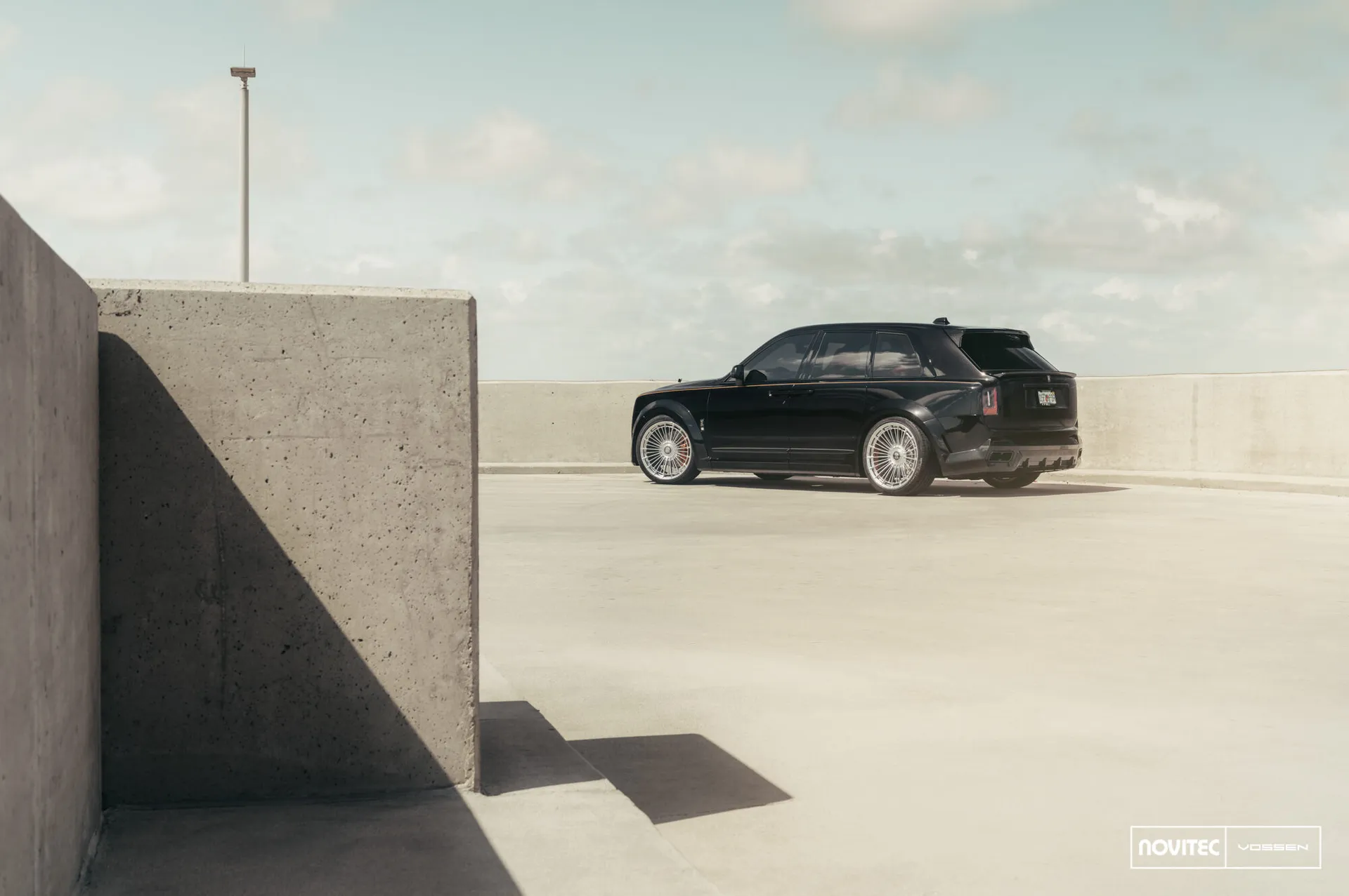 Rolls Royce Cullinan, 15